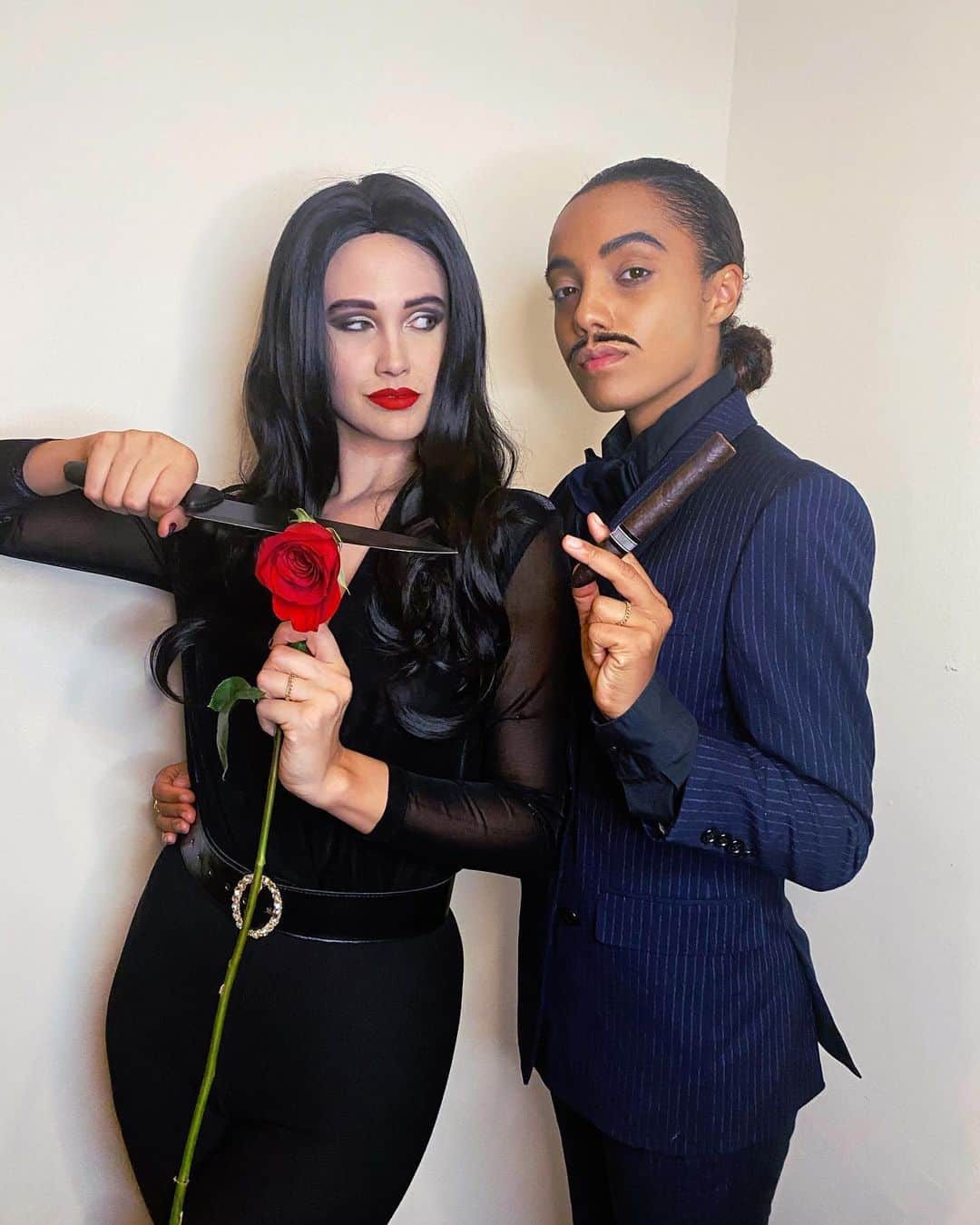 メイジー・リチャードソン・セラーズのインスタグラム：「Mrs Addams, life wouldn’t be the same if I couldn’t bewitch you 🥀」
