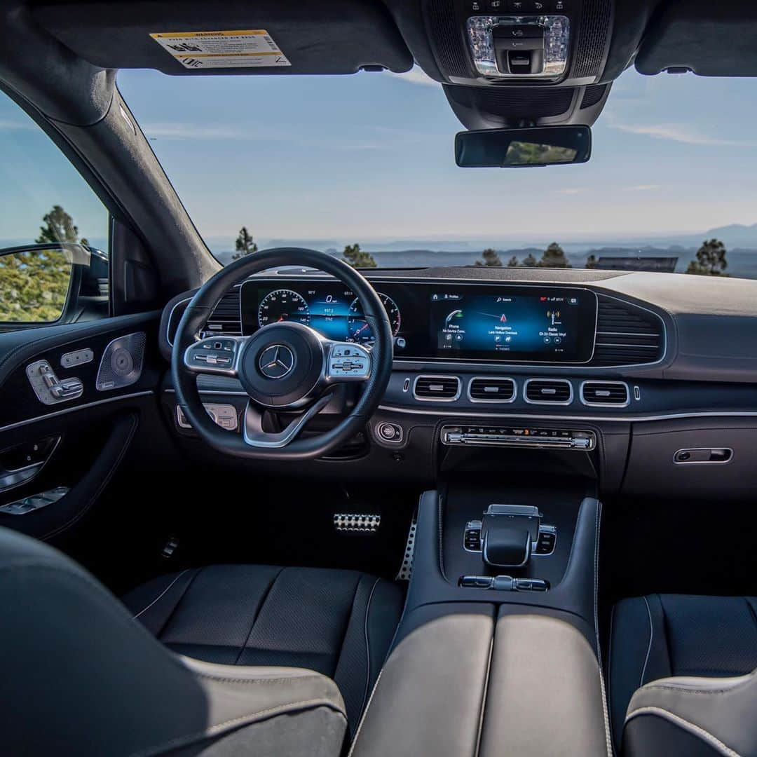 メルセデス・ベンツさんのインスタグラム写真 - (メルセデス・ベンツInstagram)「More space, more comfort, more luxury: The Mercedes-Benz GLS.  #MercedesBenz #GLS #Mercedes #benz」11月2日 3時45分 - mercedesbenz