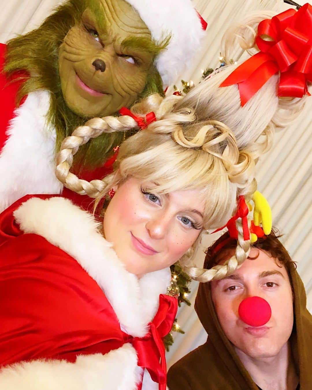 メーガン・トレイナーさんのインスタグラム写真 - (メーガン・トレイナーInstagram)「soo it’s Christmas now right? Check the link in my bio if u agree 🎁😘🎄」11月2日 4時00分 - meghantrainor