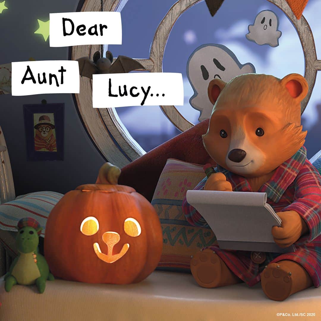 Paddington Bearさんのインスタグラム写真 - (Paddington BearInstagram)「Paddington has had a lovely weekend and is looking forward to telling Aunt Lucy all about it.⁣ ⁣ How did you celebrate Halloween?」11月2日 4時16分 - paddingtonbear