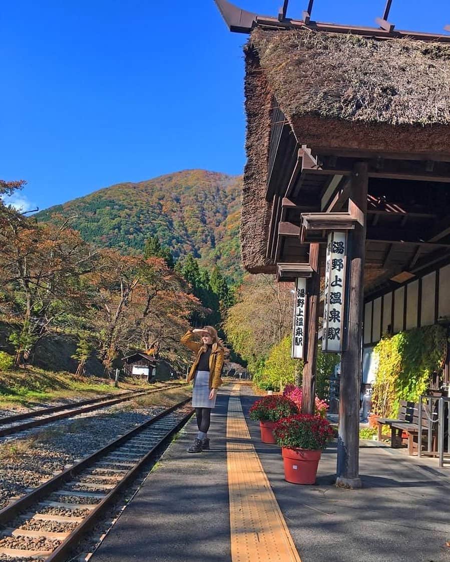 Rediscover Fukushimaさんのインスタグラム写真 - (Rediscover FukushimaInstagram)「I visited Yunokami Onsen Station is, a cute old fashioned Japanese train station!  ✨Still in use today!✨  For more pics from my trip check our Facebook page: “Travel Fukushima Japan“  Read more below or on our website: https://fukushima.travel/destination/yunokami-onsen-station/50   🏷 ( #onsen #trains #station #yunokamionsen #oldjapan #oldstyle #vintagejapan #rails #railways #fireplace #Japan #Fukushima #VisitFukushima )」11月2日 15時06分 - rediscoverfukushima