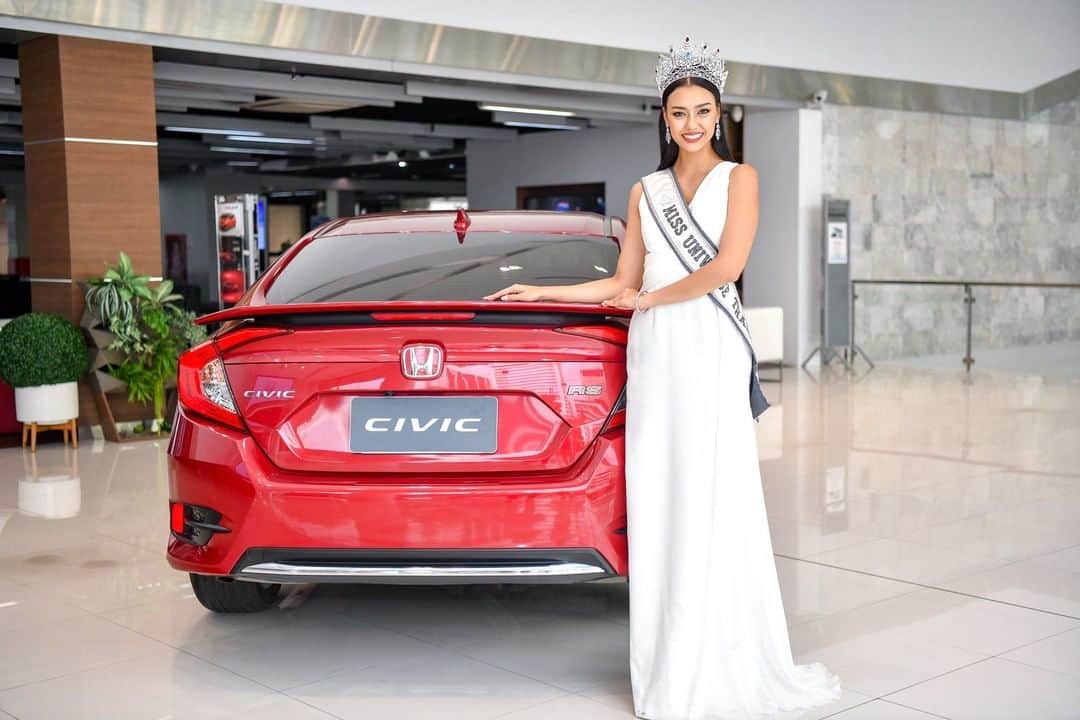 EnjoyHondaThailandさんのインスタグラム写真 - (EnjoyHondaThailandInstagram)「Honda Civic รุ่น TURBO RS สีใหม่ สีแดงอิกไนต์ มูลค่า 1,219,000 บาท รางวัลสำหรับ Miss Universe Thailand 2020 ซึ่ง อแมนด้า ชาลิสา ออบดัม คว้าไปครอง สวยสมมงจริงๆ ครับ  #HondaThailand #HondaCivic #IgniteYourRacingSpirit #missuniversethailand2020」11月2日 14時00分 - hondathailand
