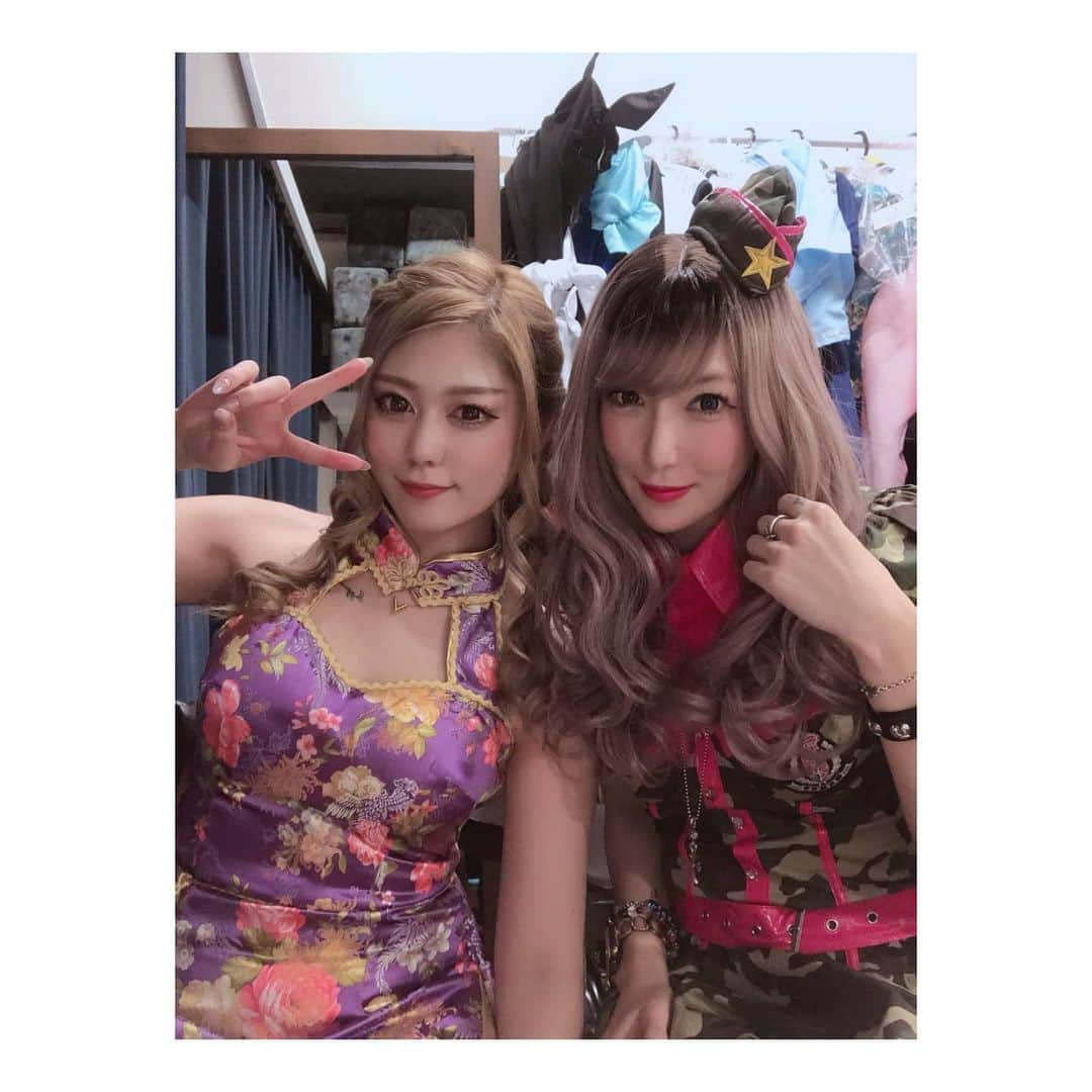 Melty輝さんのインスタグラム写真 - (Melty輝Instagram)「ハロウィンイベント1日目🎃  田中さんとお揃いでアーミーやったよ❤️ ウィッグもロングに挑戦💪 意外とロング好評でした😚   #千葉#西船橋#キャバクラ#キャバ嬢#ヴェルージュ#Vellugue#Melty輝#最強キャバ嬢#ハロウィン#ハロウィンイベント#コスプレ#sexy#女の子#アーミー#お揃い#可愛#ウィッグ」11月2日 14時28分 - glayrinapan