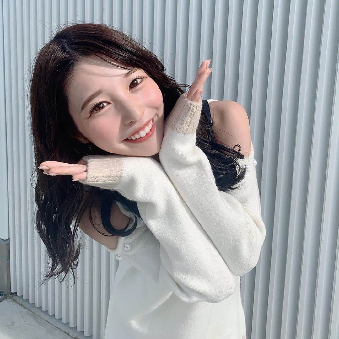 伊藤朱里のインスタグラム：「4ヶ月間 応援本当にありがとうございました。😂  感謝の気持ちを込めて22:00~インスタライブします( ^^ )  是非見てください♥  🌟本番は明日11/3 14:50~です🌟」