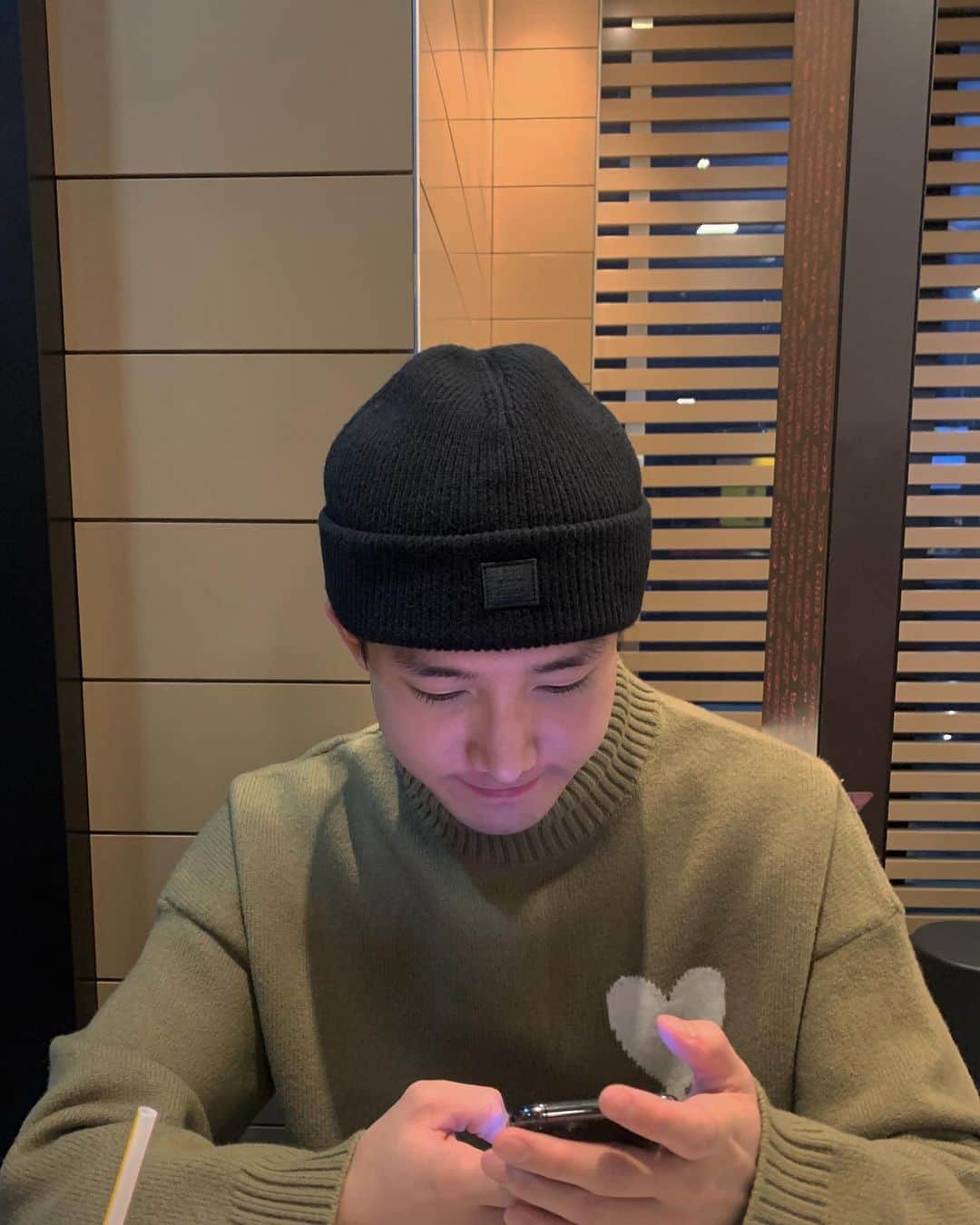 テハ のインスタグラム：「쥬닉아 레슨 무슨 요일로 몰았어?  #아이원 #ione」