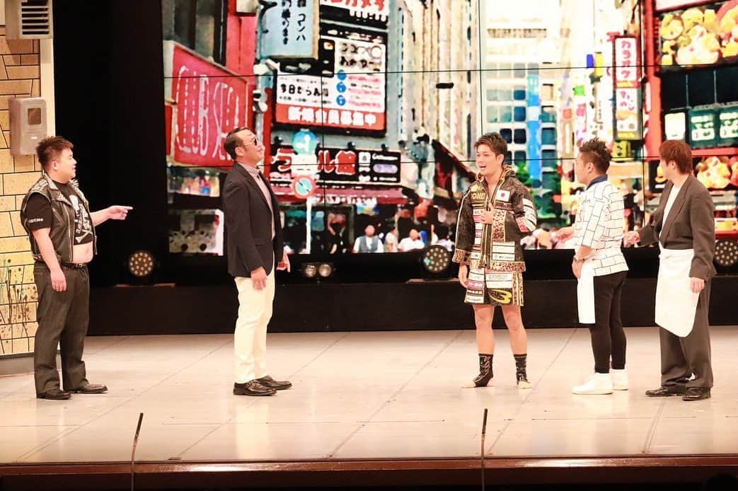 皇治さんのインスタグラム写真 - (皇治Instagram)「RISE大阪チョロと顔だしてから、なんばグランド花月で舞台♪  ずっと新喜劇観て育ったから めちゃ光栄でした♪  オモロすぎて最高やった。  テンダラー　白川さんお誕生日本当におめでとうございます♪  吉本の皆様ありがとうございました♪  沢山ファンの皆来てくれてありがと♪  めちゃ長い時間出待ちありがとね。  #吉本新喜劇 #テンダラー白川生誕５０年祭」11月2日 14時58分 - 1_kouzi