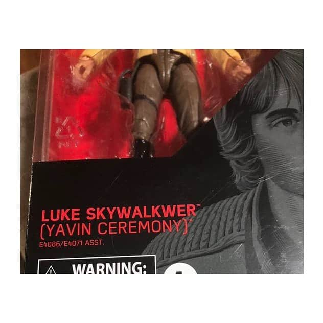 マーク・ハミルさんのインスタグラム写真 - (マーク・ハミルInstagram)「EXACTLY 2 MORE DAYS 'til I can go back to posting dumb, apolitical tweets like this: Hey proofreader! Luke SKYWALKWER? Luke SKWALKER? As an old friend once told me: “Do or do not-There is no try.” Well, you tried & you blew it-BIG TIME!🥺 #VoteBlueIfYouFindMisspellingCompelling」11月2日 6時08分 - markhamill