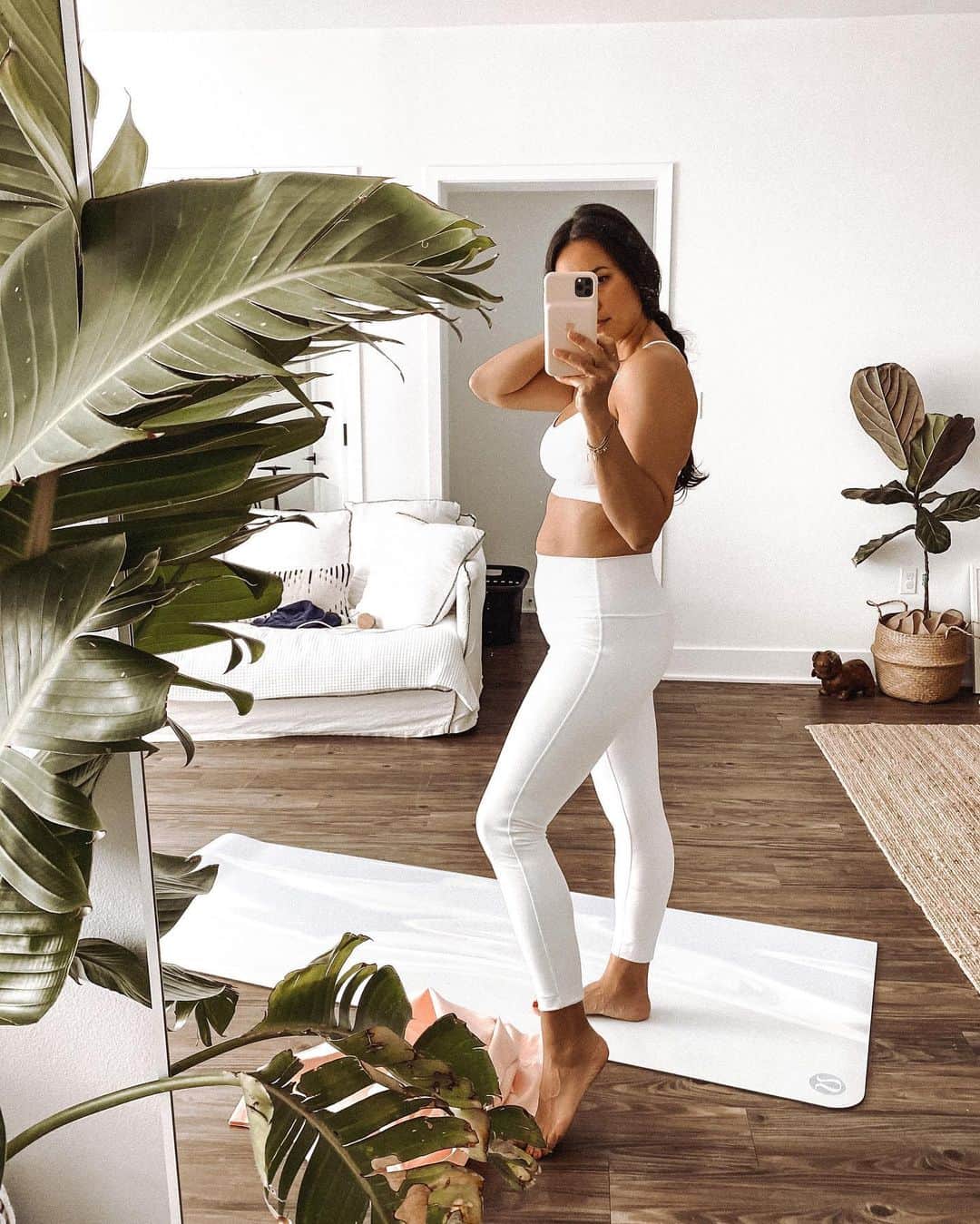 Bianca Cheah Chalmersさんのインスタグラム写真 - (Bianca Cheah ChalmersInstagram)「Hi 👋🏾, I’m Bianca for those who are new to my Instagram. Here’s a few fun facts about me...  - I’m a qualified yoga instructor and Interior Designer. Graduated yogi training because I wanted to gain more knowledge on the yoga way of life. Sadly never got to put my Interior design skills to use yet. Maybe one day soon... - I used to play competition tennis and I have a whole cupboard full of trophies 🏆 .  - I used to play 6th grade classical piano, hence why you always hear piano music playing in the background of my IG stories 🎹— cause it’s so relaxing.  - I’m half Chinese, and my mothers side are all Irish decent.  - I am a twin, and we are fraternal twins. So look totally different to each other 🙎🏻‍♀️🙎🏽‍♀️ - My favourite food is Italian and Indian - You’ll always find in my handbag 10 different lip balms 🤣 - My weakness is Cadbury white chocolate - Go-to fashion style is a maxi dress with white sneakers - I love to cook and my fav dish to cook is Spaghetti Bolognese or Shepard’s 🥧  - I’m 5’5 tall 😜 and was born with olive skin tone even though no one in my family is dark, not even my twin sister 🤷🏽‍♀️ - I am a mother of 2, a 15 month old baby and a 6 year old creme caramel french bulldog 🥰」11月2日 6時11分 - biancamaycheah