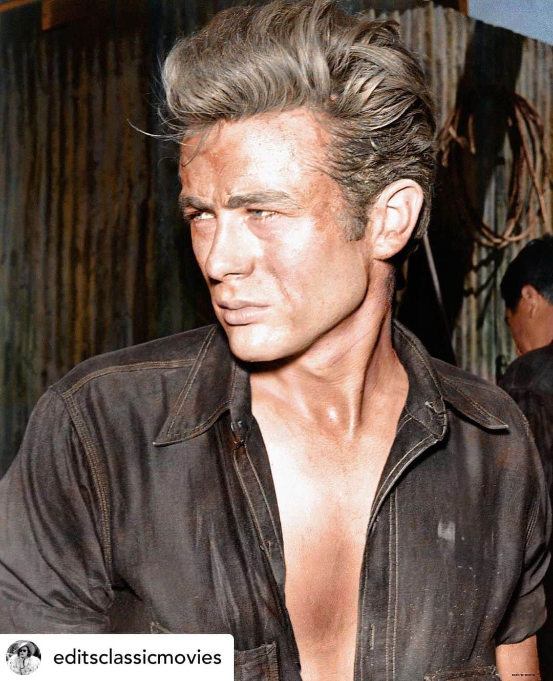 メラニー・サイクスさんのインスタグラム写真 - (メラニー・サイクスInstagram)「Just cos #fantasyhair 🖤 nightynight Posted @withregram • @editsclassicmovies James Dean on the set of Giant, (1956). - - - |#jamesdean #jimmydean #giant1956 #cowboy #1950s #1950style #vintage1950s #oldhollywood #actor #classicactor #classichollywood #hollywood #goldenage #goldenageofhollywood #cinema #goldenageofcinema #silverscreenstars #oldhollywoodglam #oldhollywoodglamour #retro #vintage #retrohollywood #vintagehollywood #rockhudson #elizabethtaylor #liztaylor #georgestevens #rebelwithoutacause #50svintage|」11月2日 6時14分 - msmelaniesykes