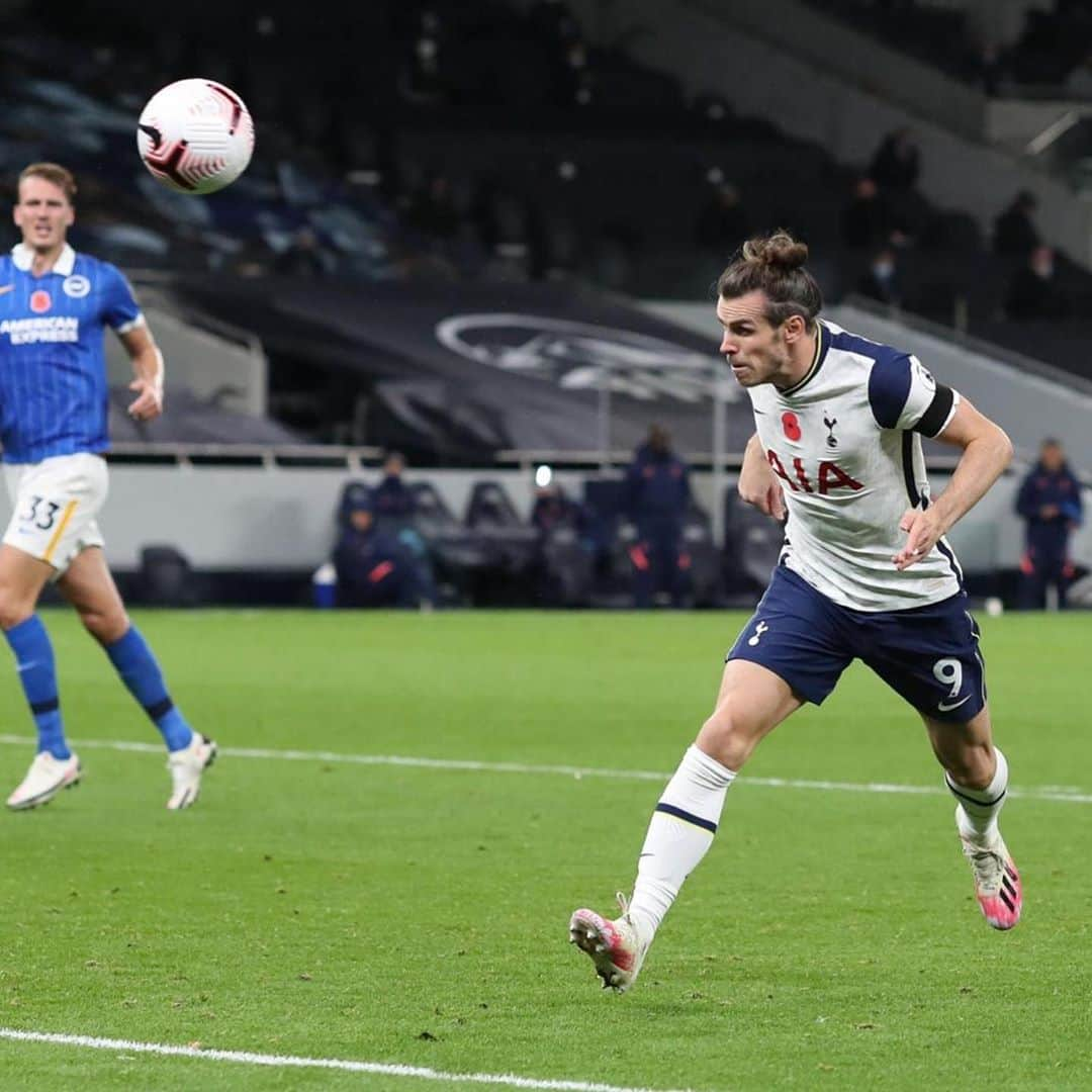 ガレス・ベイルさんのインスタグラム写真 - (ガレス・ベイルInstagram)「+3! Great feeling to score and very happy with the win! ⚽️💪🏼 #COYS」11月2日 6時53分 - garethbale11