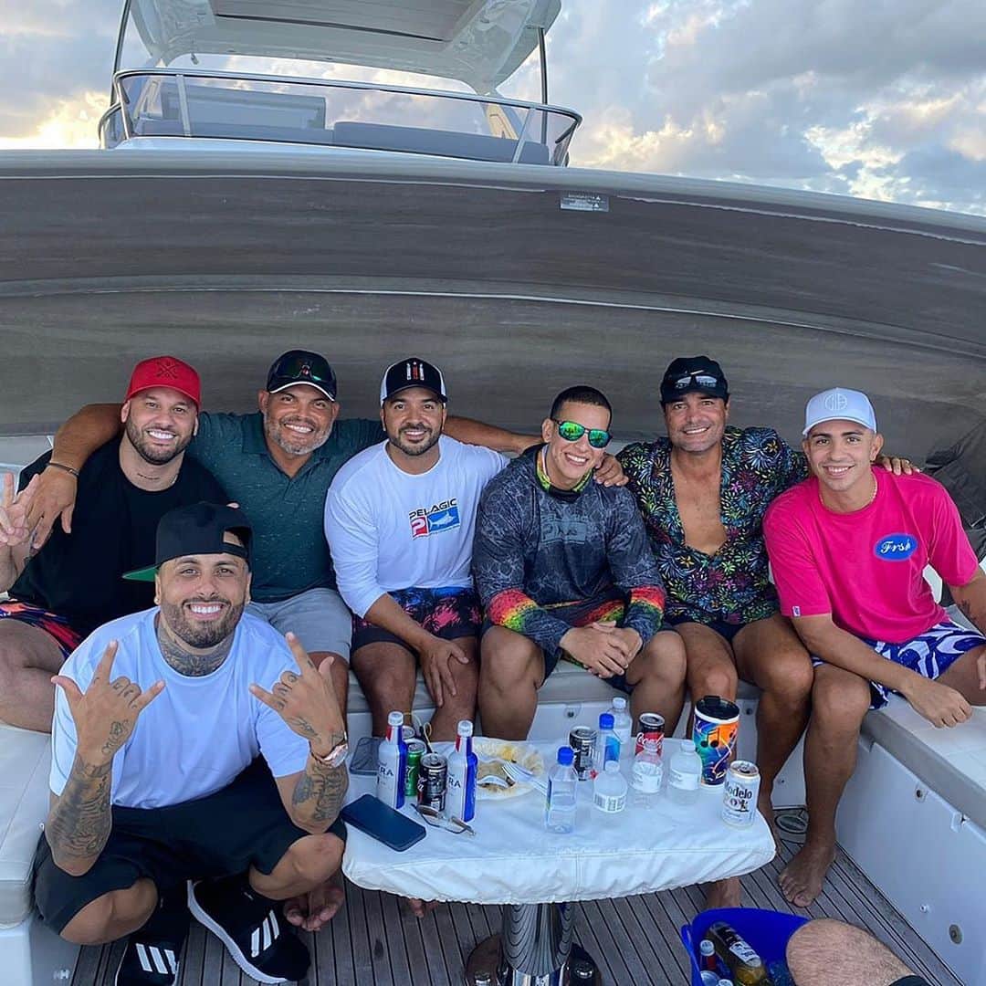 ダディー・ヤンキーのインスタグラム：「⭐️ BoriGang ⭐️ 🇵🇷」