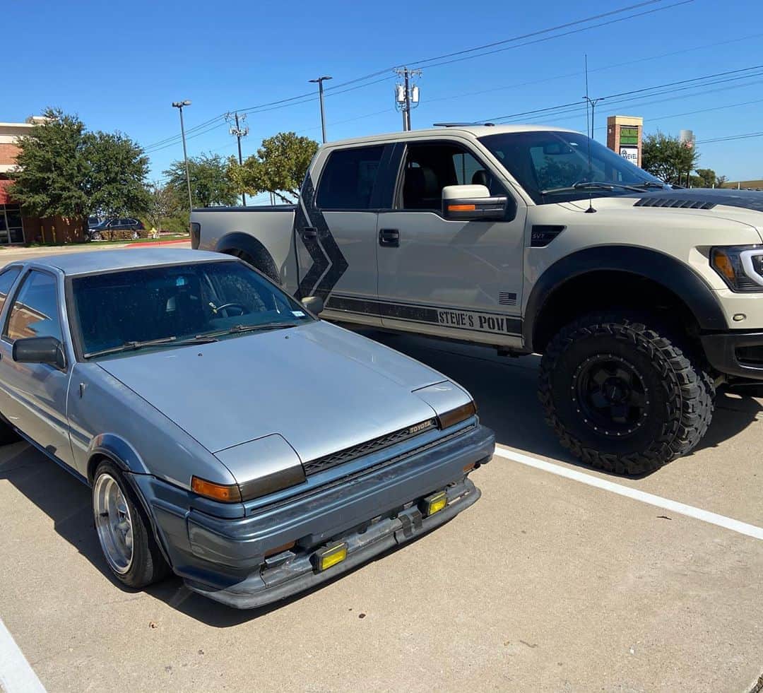 スティーブのインスタグラム：「Raptor vs AE86 who made it first to Tofu lunch today?? 本日86とラプターで豆腐を食べに行った！！スティーブ的豆腐店　^_^」