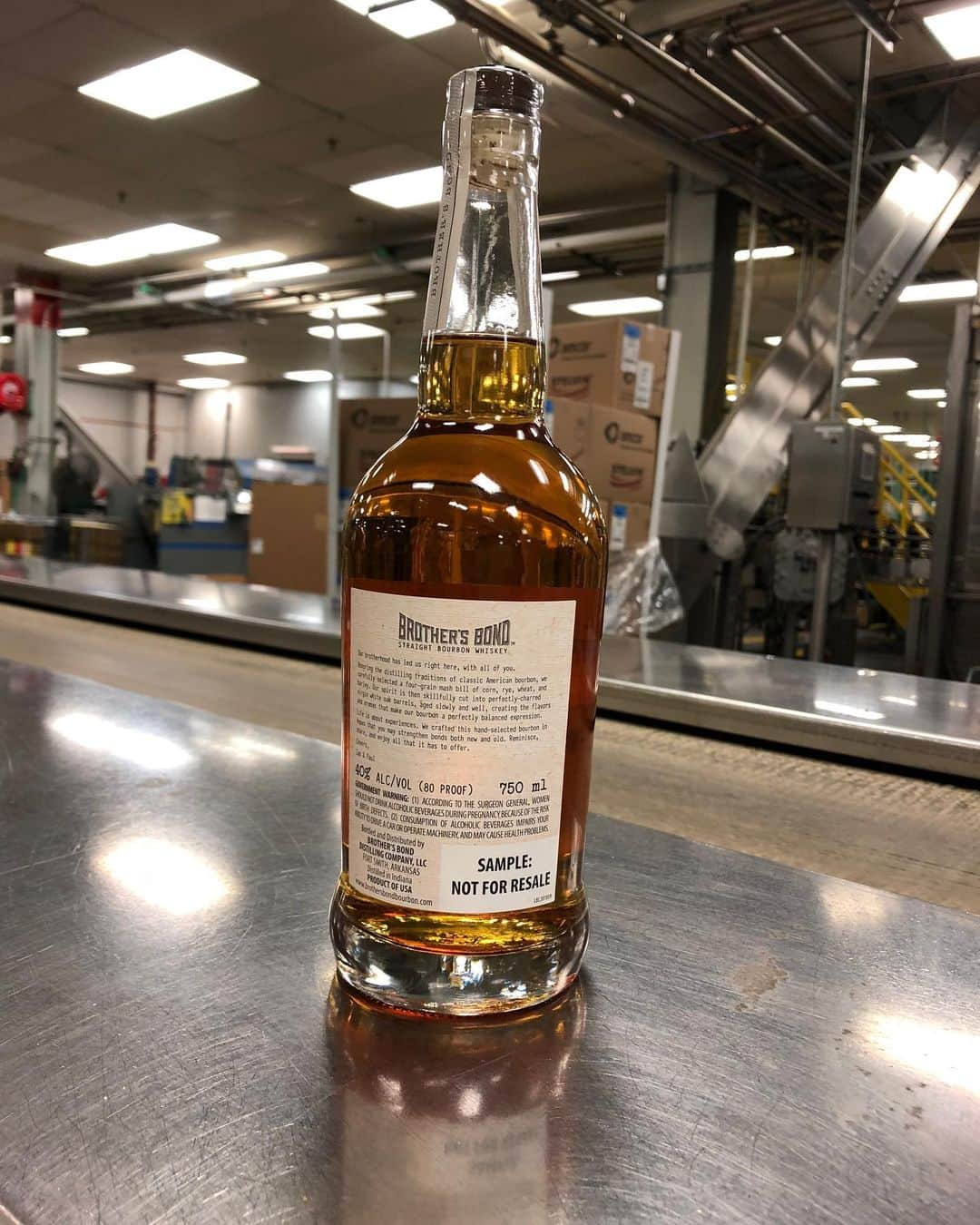 イアン・サマーホルダーさんのインスタグラム写真 - (イアン・サマーホルダーInstagram)「NO FILTER- RIGHT OFF THE BOTTLING FACILITY FLOOR!! AHHHHH! I’M SO EXCITED TO SEE THESE BOTTLES ON THE BOTTLING LINE! WOOHOO! BOOM- WE’RE ON OUR WAY TO GETTING YOU BOURBON SOON! CHECK THIS OUT! A SPECIAL EMAIL IS COMING TO YOUR INBOX (In the next day) TO YOU ALL THAT HAVE SIGNED UP. IF YOU HAVEN’T SIGNED UP GO TO:  Brothersbondbourbon.com & Follow @brothersbondbourbon for more content and links 🙌🥃🔥 *Must be legal drinking age*」11月2日 7時26分 - iansomerhalder