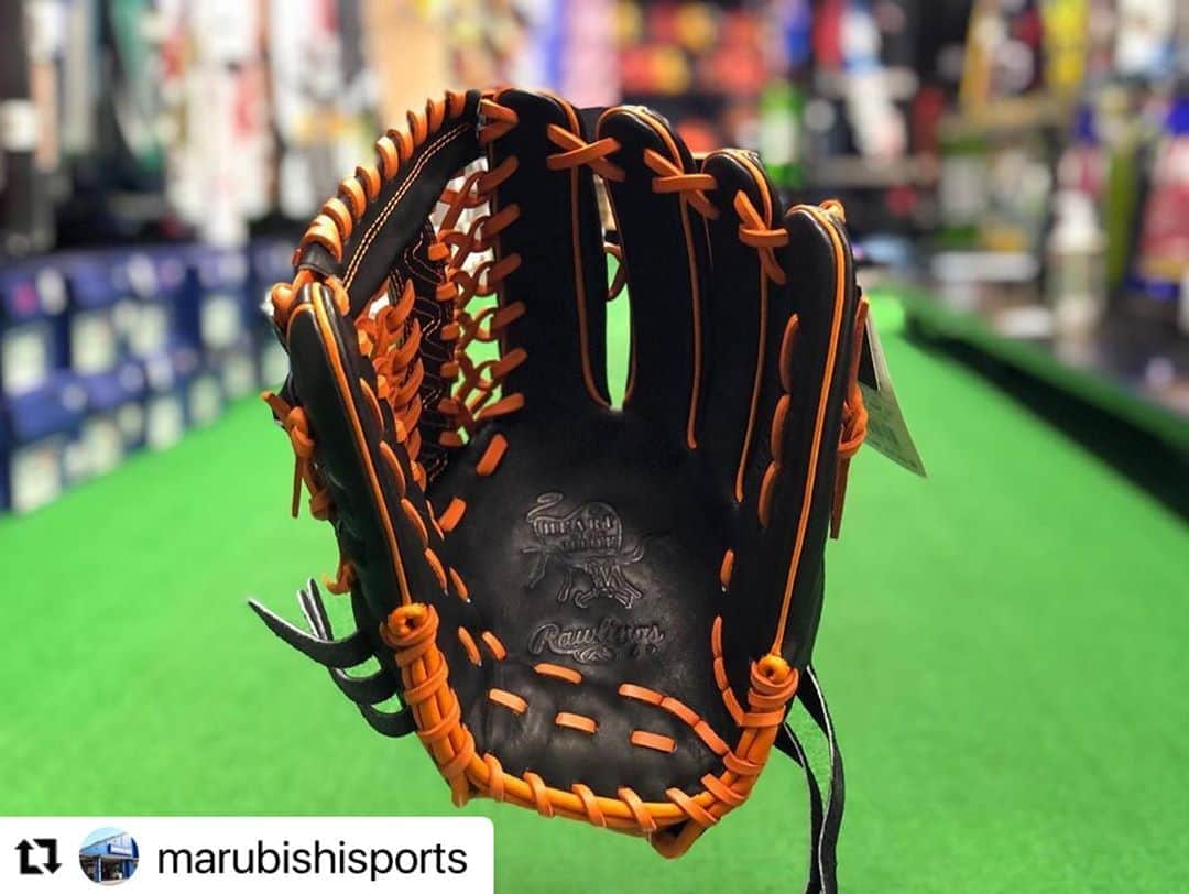 Rawlings Japanさんのインスタグラム写真 - (Rawlings JapanInstagram)「#Repost @marubishisports with @make_repost ・・・ ﾟ･*:.｡⚾︎ ローリングス 数量限定 ｢2020 OPENING DAY NPB COLLECTION｣ ・ このグラブはローリングス アドバイザリースタッフが 実際に使用している選手の レプリカ仕様グラブです😎 ・ 数量限定ですのでお早めに！！ ・ price 35,000＋tax ・ #空飛ぶグラブ #ローリングス #rawlings #限定グラブ #秋山拓巳 選手 #宗佑磨 選手 #加藤翔平 選手 #野球 #baseball #ベースボール #マルビシスポーツ #マルビシ #Instagram #インスタ映え #香川県 #丸亀市 @rawlings_japan_llc」11月2日 7時44分 - rawlings_japan_llc