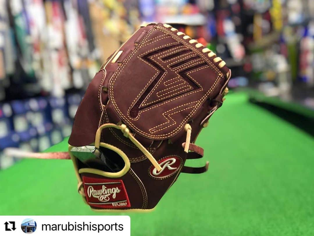 Rawlings Japanさんのインスタグラム写真 - (Rawlings JapanInstagram)「#Repost @marubishisports with @make_repost ・・・ ﾟ･*:.｡⚾︎ ローリングス 数量限定 ｢2020 OPENING DAY NPB COLLECTION｣ ・ このグラブはローリングス アドバイザリースタッフが 実際に使用している選手の レプリカ仕様グラブです😎 ・ 数量限定ですのでお早めに！！ ・ price 35,000＋tax ・ #空飛ぶグラブ #ローリングス #rawlings #限定グラブ #秋山拓巳 選手 #宗佑磨 選手 #加藤翔平 選手 #野球 #baseball #ベースボール #マルビシスポーツ #マルビシ #Instagram #インスタ映え #香川県 #丸亀市 @rawlings_japan_llc」11月2日 7時44分 - rawlings_japan_llc