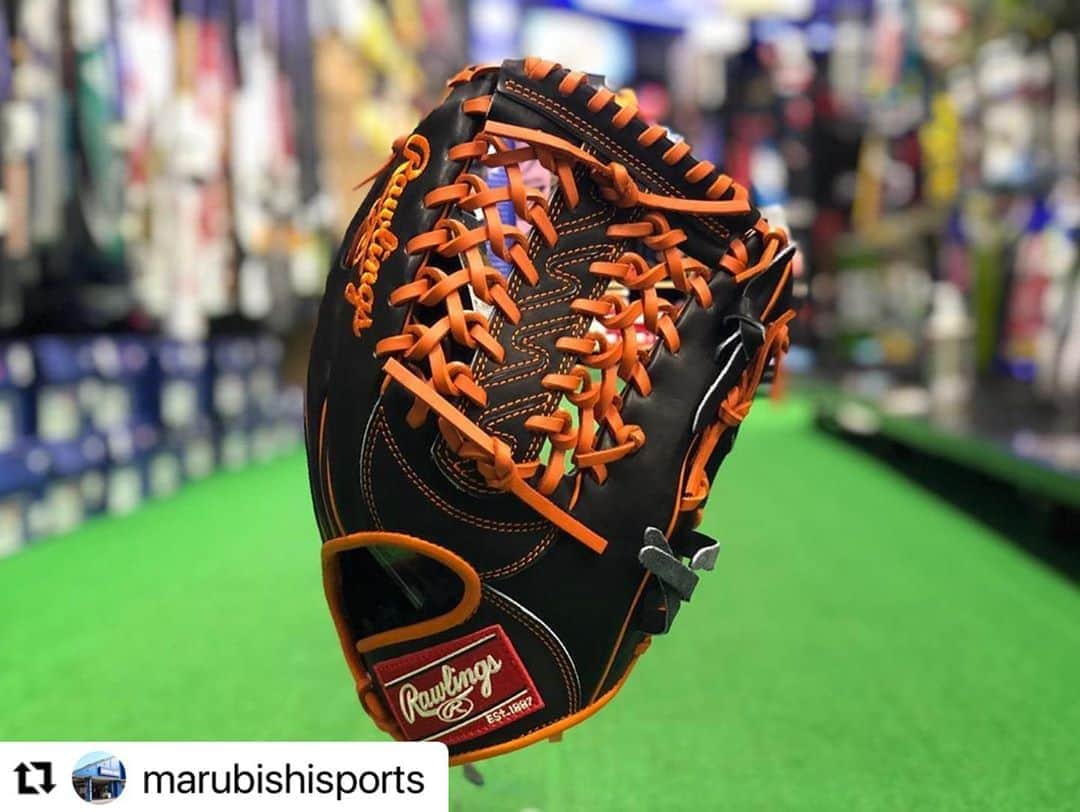 Rawlings Japanさんのインスタグラム写真 - (Rawlings JapanInstagram)「#Repost @marubishisports with @make_repost ・・・ ﾟ･*:.｡⚾︎ ローリングス 数量限定 ｢2020 OPENING DAY NPB COLLECTION｣ ・ このグラブはローリングス アドバイザリースタッフが 実際に使用している選手の レプリカ仕様グラブです😎 ・ 数量限定ですのでお早めに！！ ・ price 35,000＋tax ・ #空飛ぶグラブ #ローリングス #rawlings #限定グラブ #秋山拓巳 選手 #宗佑磨 選手 #加藤翔平 選手 #野球 #baseball #ベースボール #マルビシスポーツ #マルビシ #Instagram #インスタ映え #香川県 #丸亀市 @rawlings_japan_llc」11月2日 7時44分 - rawlings_japan_llc