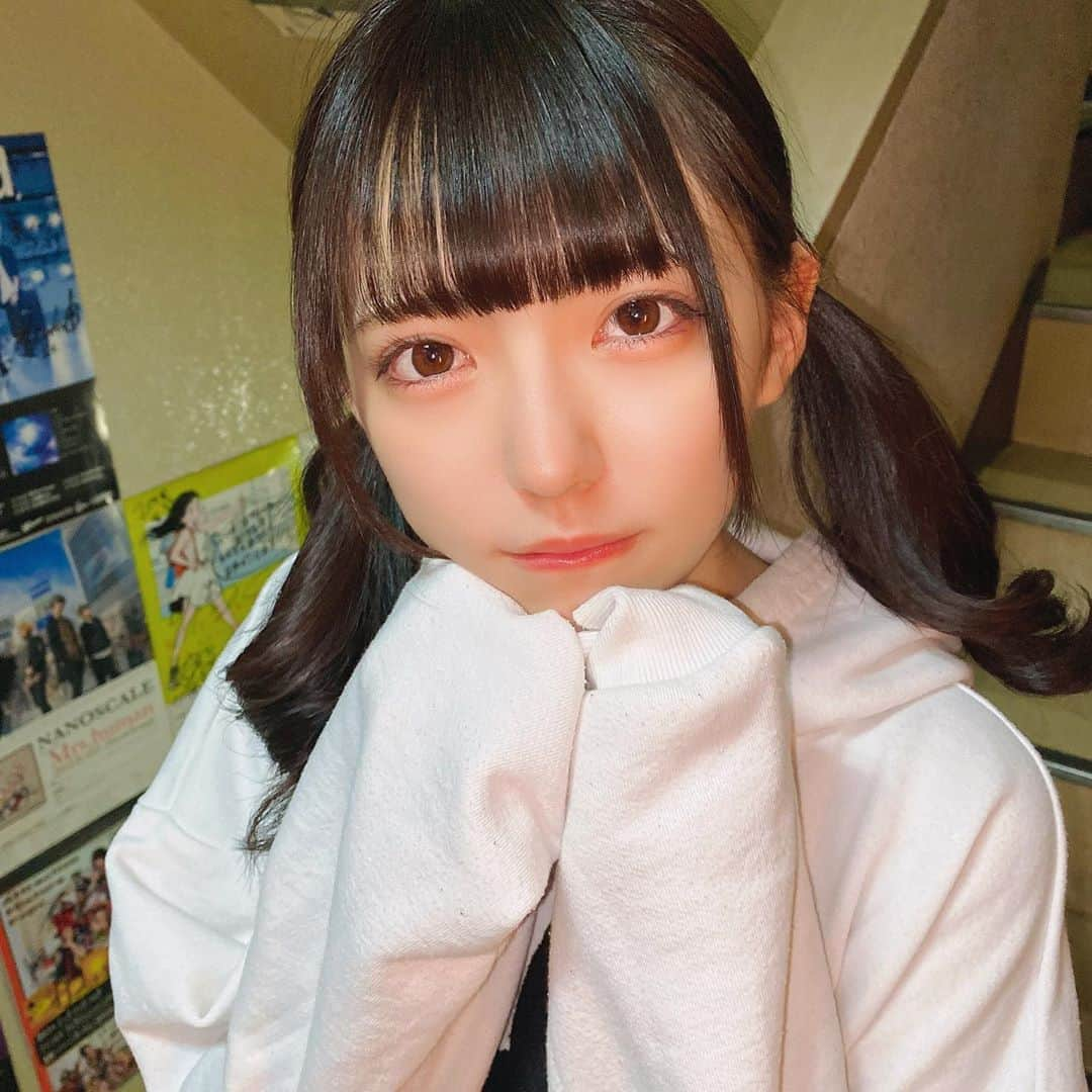 吉田芽梨奈さんのインスタグラム写真 - (吉田芽梨奈Instagram)「ナースの写真ぜんぜんなかた☹️☹️ツインテール」11月2日 7時59分 - teratera_merina