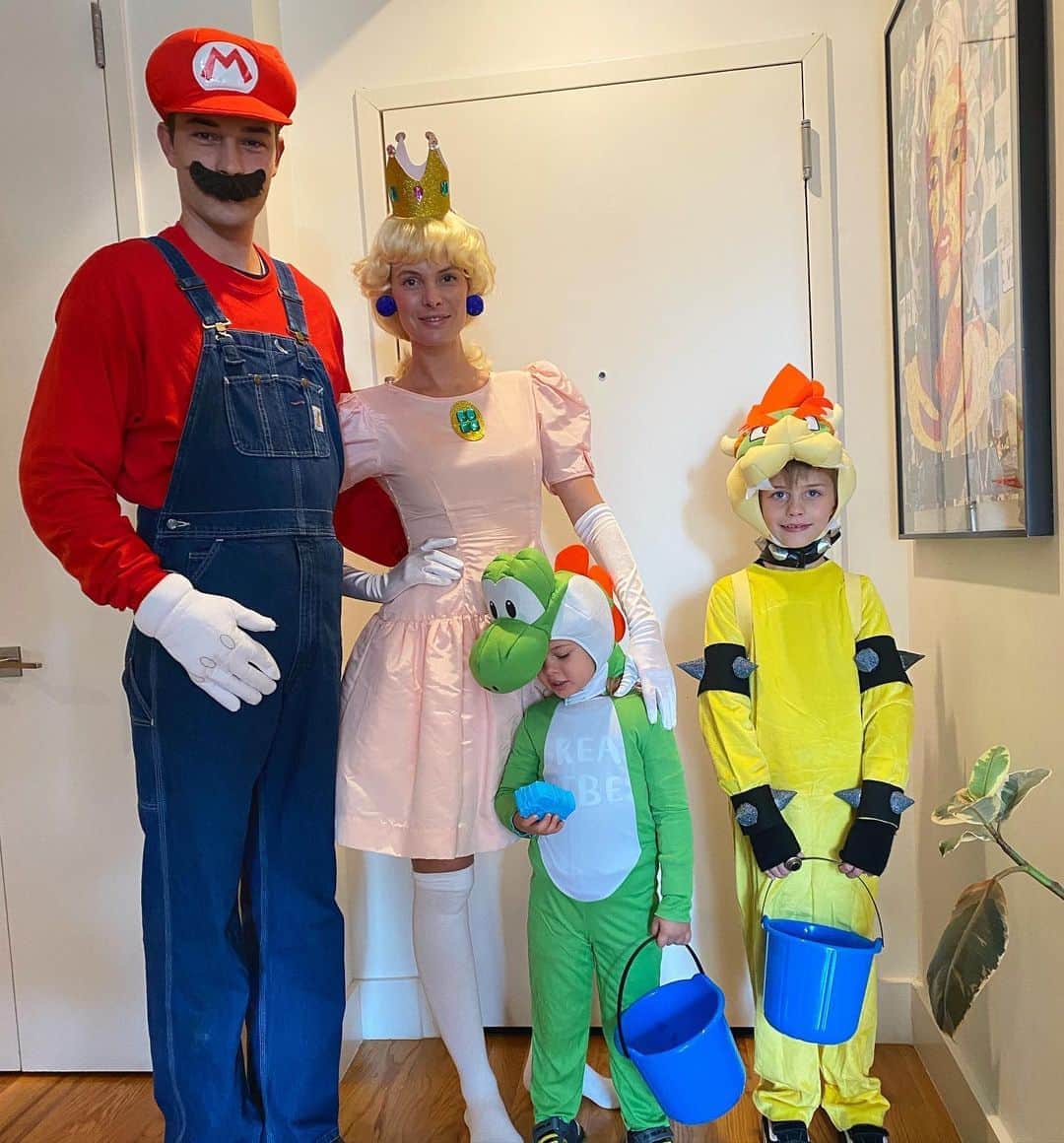 フランシスコ･ラチョースキーのインスタグラム：「It’s meeee Mario #halloween 👻」