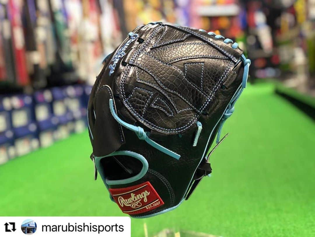 Rawlings Japanさんのインスタグラム写真 - (Rawlings JapanInstagram)「#Repost @marubishisports with @make_repost ・・・ ﾟ･*:.｡⚾︎ ローリングス 数量限定 ｢2020 OPENING DAY NPB COLLECTION｣ ・ このグラブはローリングス アドバイザリースタッフが 実際に使用している選手の レプリカ仕様グラブです😎 ・ 数量限定ですのでお早めに！！ ・ price 35,000＋tax ・ #空飛ぶグラブ #ローリングス #rawlings #限定グラブ #内竜也 選手 #又吉克樹 選手 #福谷浩司 選手 #野球 #baseball #ベースボール #マルビシスポーツ #マルビシ #Instagram #インスタ映え #香川県 #丸亀市 @rawlings_japan_llc」11月2日 8時05分 - rawlings_japan_llc