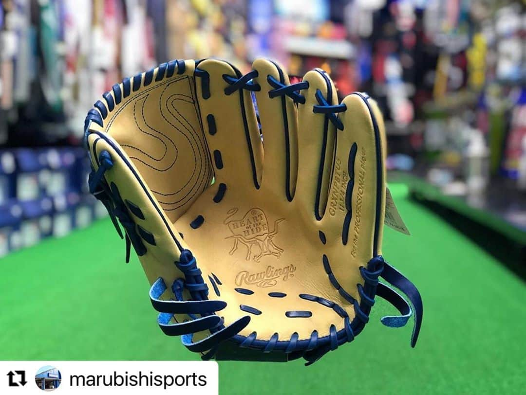 Rawlings Japanさんのインスタグラム写真 - (Rawlings JapanInstagram)「#Repost @marubishisports with @make_repost ・・・ ﾟ･*:.｡⚾︎ ローリングス 数量限定 ｢2020 OPENING DAY NPB COLLECTION｣ ・ このグラブはローリングス アドバイザリースタッフが 実際に使用している選手の レプリカ仕様グラブです😎 ・ 数量限定ですのでお早めに！！ ・ price 35,000＋tax ・ #空飛ぶグラブ #ローリングス #rawlings #限定グラブ #内竜也 選手 #又吉克樹 選手 #福谷浩司 選手 #野球 #baseball #ベースボール #マルビシスポーツ #マルビシ #Instagram #インスタ映え #香川県 #丸亀市 @rawlings_japan_llc」11月2日 8時05分 - rawlings_japan_llc