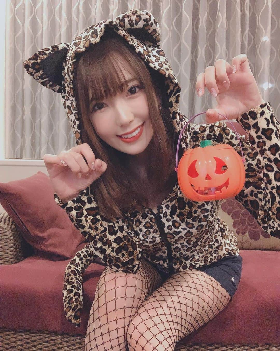 波多野結衣さんのインスタグラム写真 - (波多野結衣Instagram)「はっぴーはろうぃん🎃 . . #はろうぃんコスプレ #ハロウィン #豹 #波多野結衣 #はたちゃん」11月2日 8時08分 - hatachan524