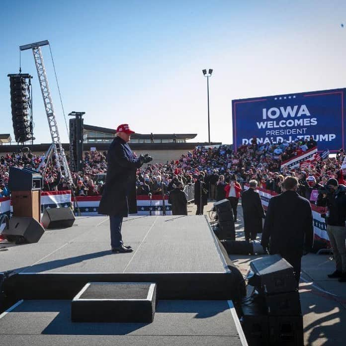 ドナルド・トランプさんのインスタグラム写真 - (ドナルド・トランプInstagram)「THANK YOU IOWA! #VOTE #MAGA」11月2日 8時09分 - realdonaldtrump