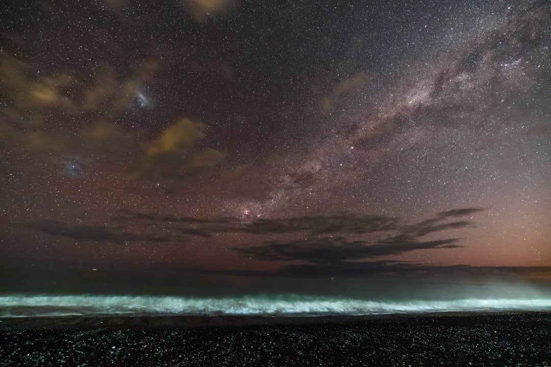 National Geographic Travelさんのインスタグラム写真 - (National Geographic TravelInstagram)「Photo by @babaktafreshi / A night of stargazing begins on the ocean shores near Christchurch, taken during my lecture tour last year for the Royal Astronomical Society of New Zealand. The Milky Way and the Large Magellanic Cloud appear in the sky. A side light illuminated the foreground during this single-exposure photograph. Explore more with me from Earth to the universe @babaktafreshi. #twanight #astrophotography #stargazing #newzealand」11月2日 8時36分 - natgeotravel