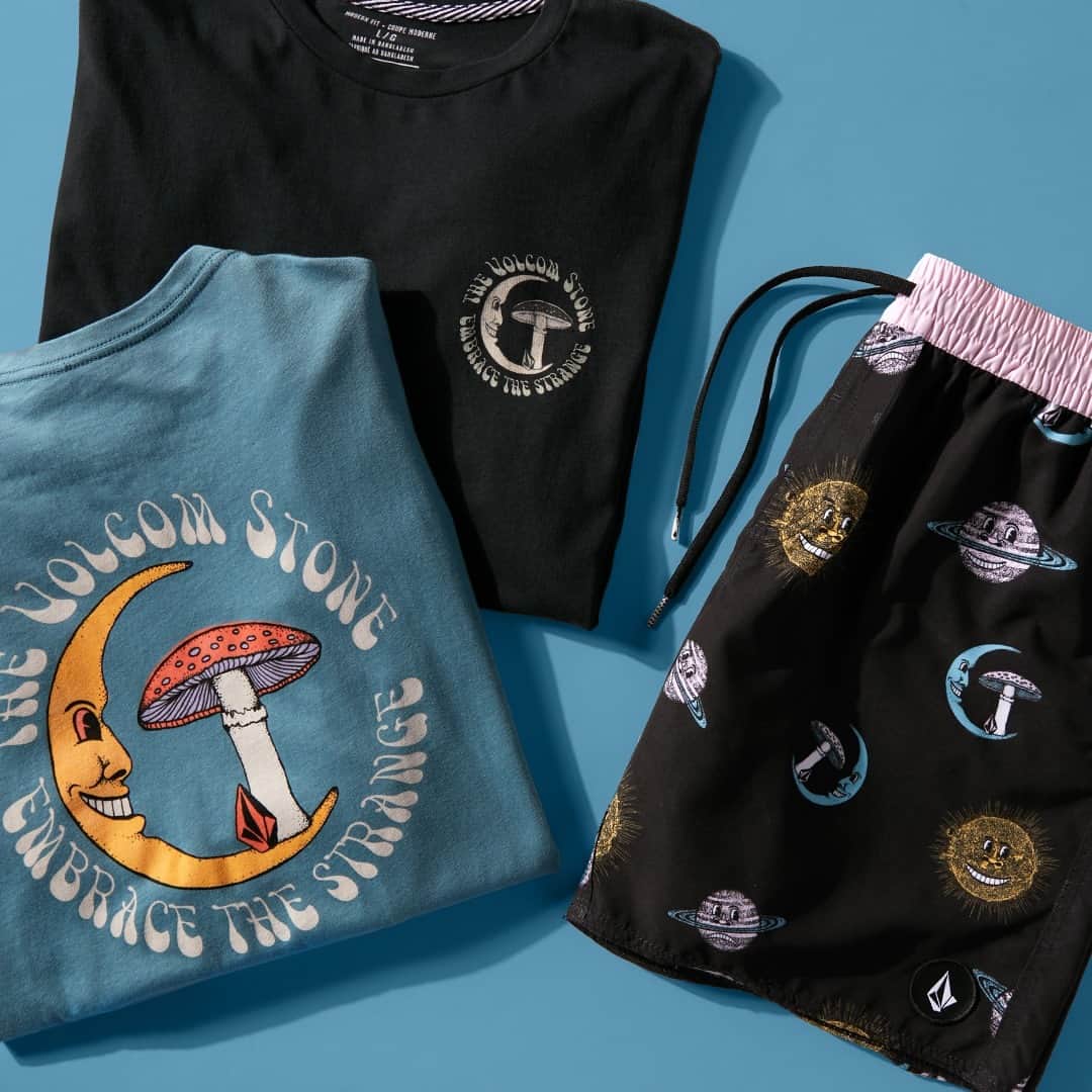 ボルコムのインスタグラム：「Trip out on the 'Moon Goom' gear! 🌜 🍄   👉  vol.cm/tees 👈」
