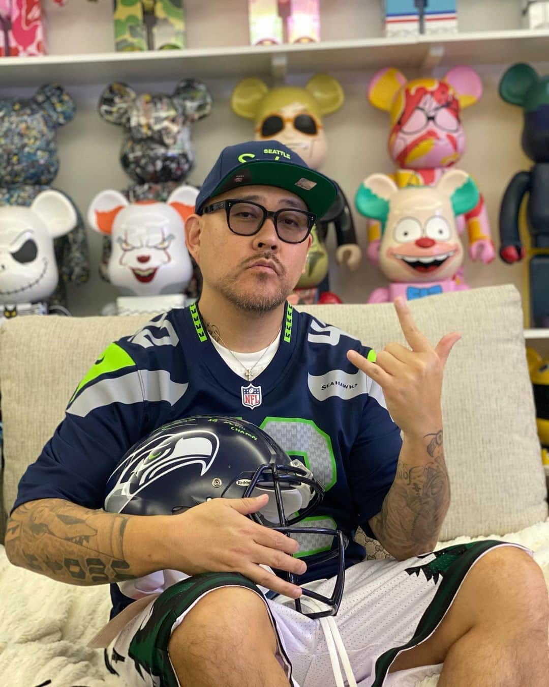 ベン・ボーラーのインスタグラム：「What? I really thought some fan from the Santa Clara 49ers said something. All them DM’s 🤣... All them threats. And the guys who bet me 🤮😩😭🤡🤡🤡🤡🤡🤡🤡🤡🤡🤡🤡. #Seahawks 💙💚」