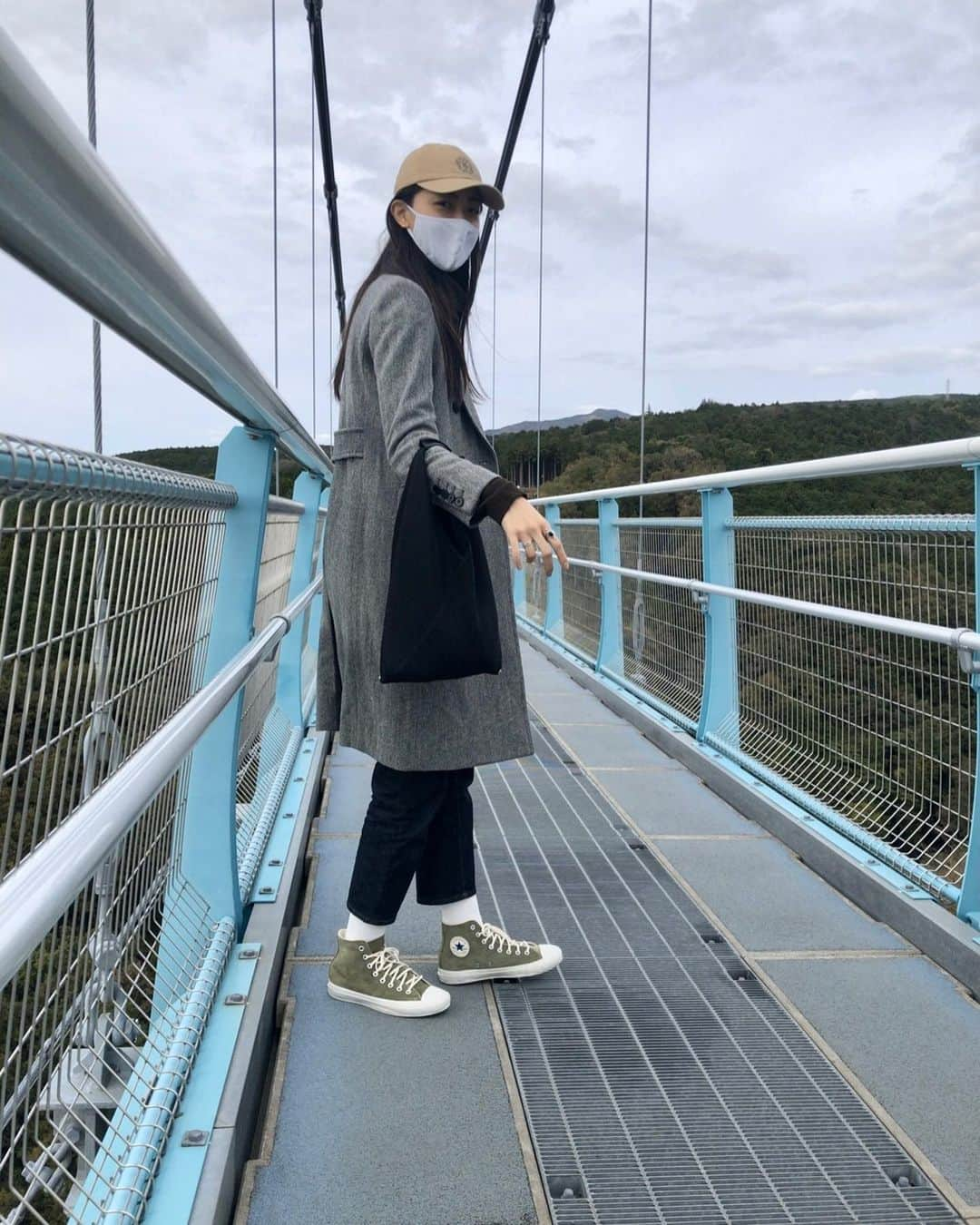 熊井友理奈さんのインスタグラム写真 - (熊井友理奈Instagram)「_  🚶‍♀️✌️」11月2日 9時15分 - kumai_yurina