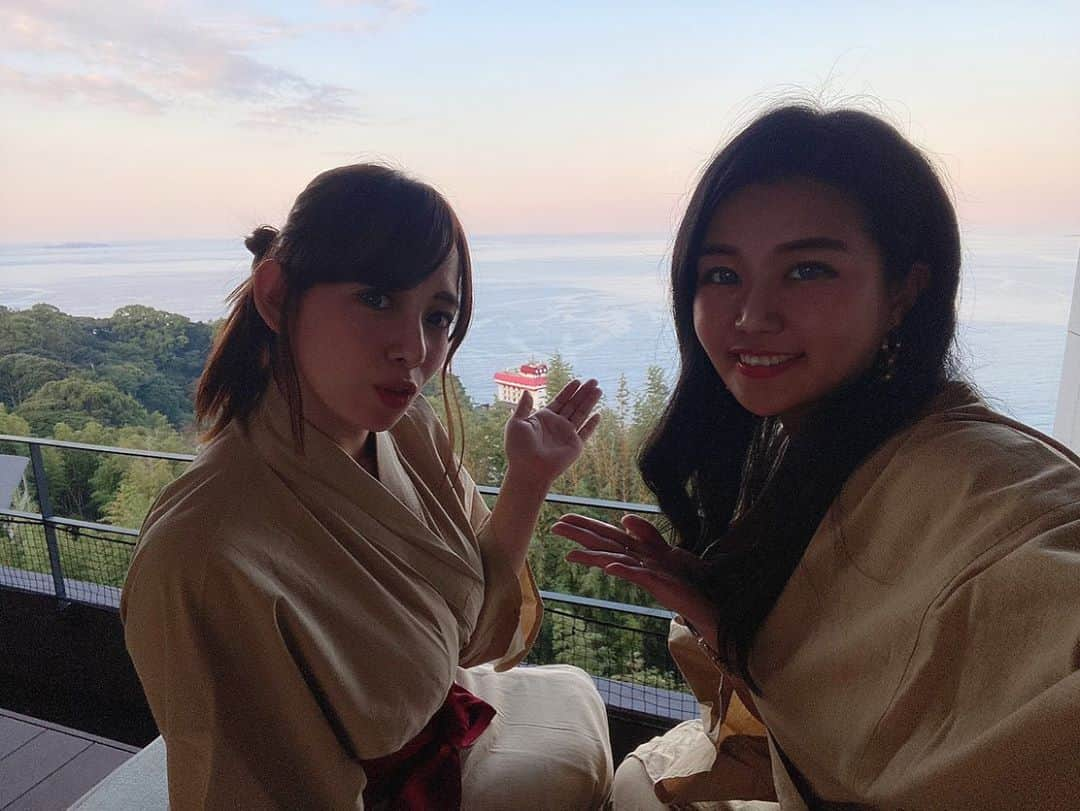 三島奈津子さんのインスタグラム写真 - (三島奈津子Instagram)「... らんちゃんと2人で温泉は なにげに初めてでした😳💓💓  今回はレンタカーを借りて熱海まで行ってきたよ🚗💨  景色もとっても素敵だし 旅館の方の接客もごはんも最高でした💛💛  ゆったりまったりリフレッシュできたよ〜☺️💓💓 #熱海 #せかいえ #温泉旅行 #女子旅」11月2日 9時18分 - satomi_muryou