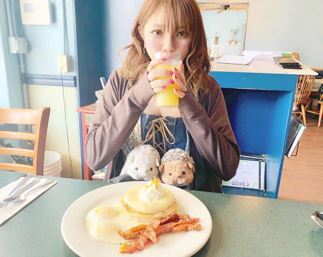 ゆーちゃんさんのインスタグラム写真 - (ゆーちゃんInstagram)「おはよう天気がいいね☀️ 過去pic ハワイの朝食です〜 🐾 ・ ・  #instagood  #instalike #love #instafashion  #instafollow #l4l  #f4f  #自分磨き  #オシャレさんと繋がりたい#大人女子 #女神 #网红 #抖音#粉我 #我的最愛 #时装 #性感  #好吃 #ootd #动漫#fashion #ハワイの朝食 #茶髪  #角色扮演」11月2日 9時27分 - yurina_era999