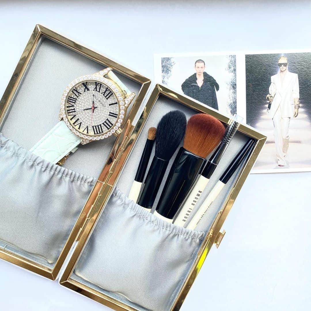 のインスタグラム：「GRACE YG Leather -price- Leather ￥63.250(Tax in)   #faceaward_jp #デコウォッチ #キラキラ時計 #恵比寿時計 #instaluxury #luxury#faceaward#フェイスアワード #swarovski #zirconia#腕時計#watch #watches #fashion #fashionwatch #jewelr#accessory #accessories #ファッション#ファッションウォッチ#ジュエリー#アクセサリー」