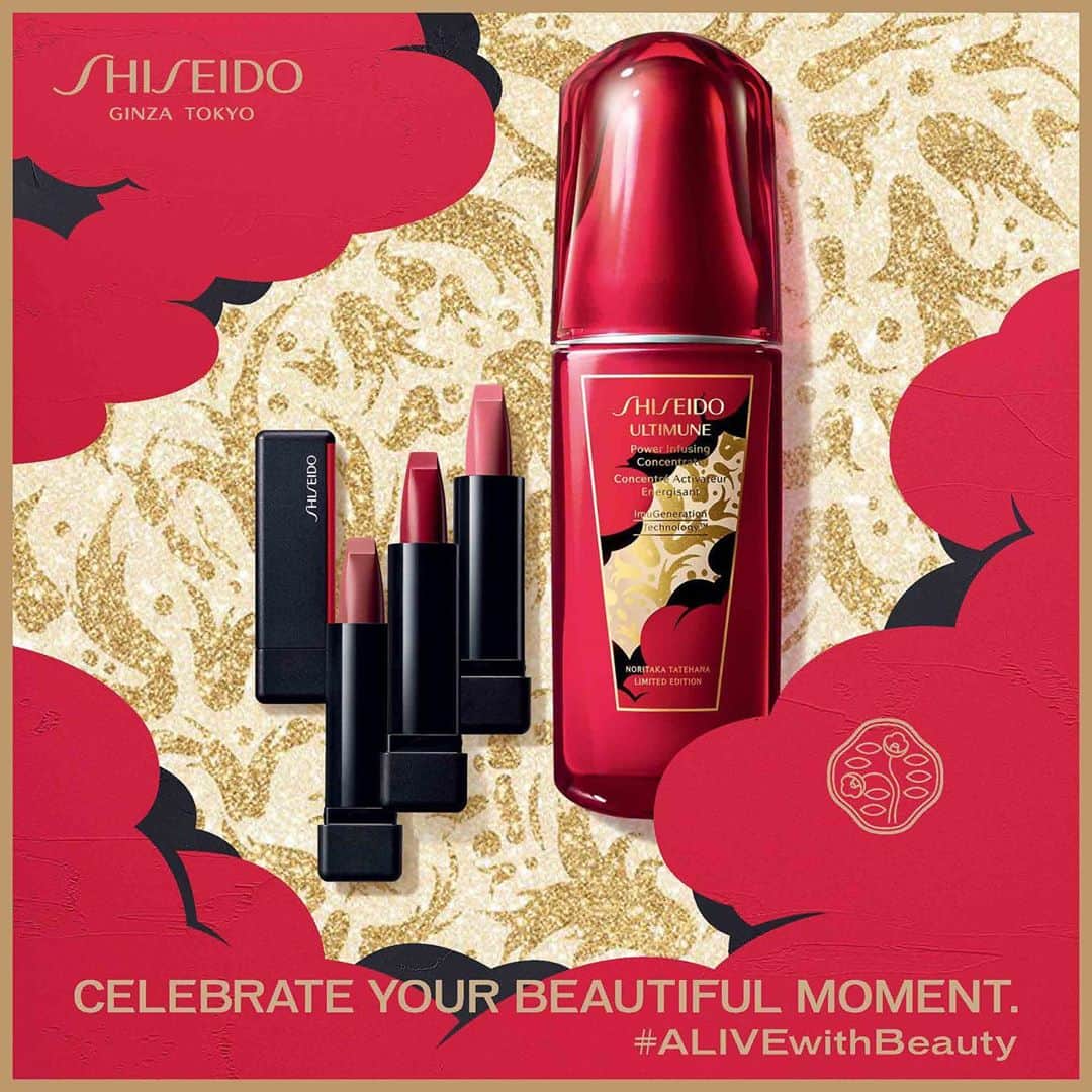 ノリタカタテハナのインスタグラム：「💄舘鼻則孝×SHISEIDO💄﻿ ﻿ “CELEBRATE YOUR BEAUTIFUL MOMENT” をテーマに、SHISEIDO（@shiseido_japan）2020年に世界展開されるホリデーコレクションをコラボレーションアーティストとして、クリエイティブディレクションを舘鼻則孝が担当しました。﻿ ﻿ 舘鼻作品に描かれるアイコンでもある「雲」をモチーフにホリデーらしく華やかでアーティスティックなパッケージデザインになっています。﻿ ﻿ スキンケアのアルティミューンからメイキャップアイテムまで幅広く展開しています。﻿ ﻿ 店舗では、ショッパーなどもホリデーエディションとなっていますので、クリスマスギフトにもおすすめです。﻿ ﻿ ホリデースペシャルサイト﻿ https://brand.shiseido.co.jp/20aw-holiday.html﻿ ﻿ #NoritakaTatehana﻿ #SHISEIDO﻿ #ShiseidoHoliday﻿ #ALIVEwithBeauty﻿ ﻿ @shiseido﻿ @shiseido_japan﻿ ﻿ -﻿ ﻿ Press Release﻿ ﻿ アーティスト舘鼻則孝氏とコラボレートした「SHISEIDO」ホリデーコレクション数量限定発売﻿ ﻿ 唐草と雲間を繊細なタッチでモダンに表現したオリジナルデザインの美容液など４品﻿ ﻿ 資生堂は、世界88の国と地域で展開している「SHISEIDO」より、2020年AWのホリデーコレクション【全4品目6品種】を、2020年11月1日(日）から、世界各国で順次数量限定発売します。国内では全国のデパートを中心とした約380店と、SHISEIDOオフィシャルサイト、資生堂の総合美容サイト「ワタシプラス」で発売します（発売元：株式会社資生堂インターナショナル）。」