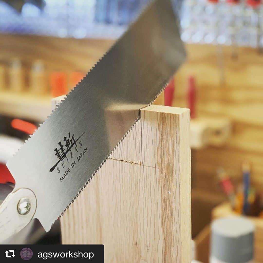 SUIZAN JAPANさんのインスタグラム写真 - (SUIZAN JAPANInstagram)「Thank you, glad to hear that! Happy Monday😁﻿ ﻿ #repost📸 @agsworkshop﻿ Happy Monday everyone! Hope your weeks are off to a good start.  I love these @suizan_japan pull saws.  Using one here to make some cuts on a red oak slat of a bottom shelf for a table. .﻿ .﻿ .﻿ .﻿ .﻿ .﻿ .﻿ .﻿ .﻿ .﻿ #suizansaw #suizan #suizanjapan #suizanjapanesesaw #pullsaw #pullsaws #redoak #woodworking #woodworker #woodworkingproject #woodworkingtools #happymonday #makersgonnamake #makersofinstagram #makerspace #garageworkshop #garageworkshoplife #garagewoodshop #garagewoodshopwarrior﻿ ﻿ #japanesesaw #japanesesaws #japanesetool #japanesetools #craftsman #craftsmanship #handsaw #pullsaw #ryoba #diy」11月2日 9時47分 - suizan_japan