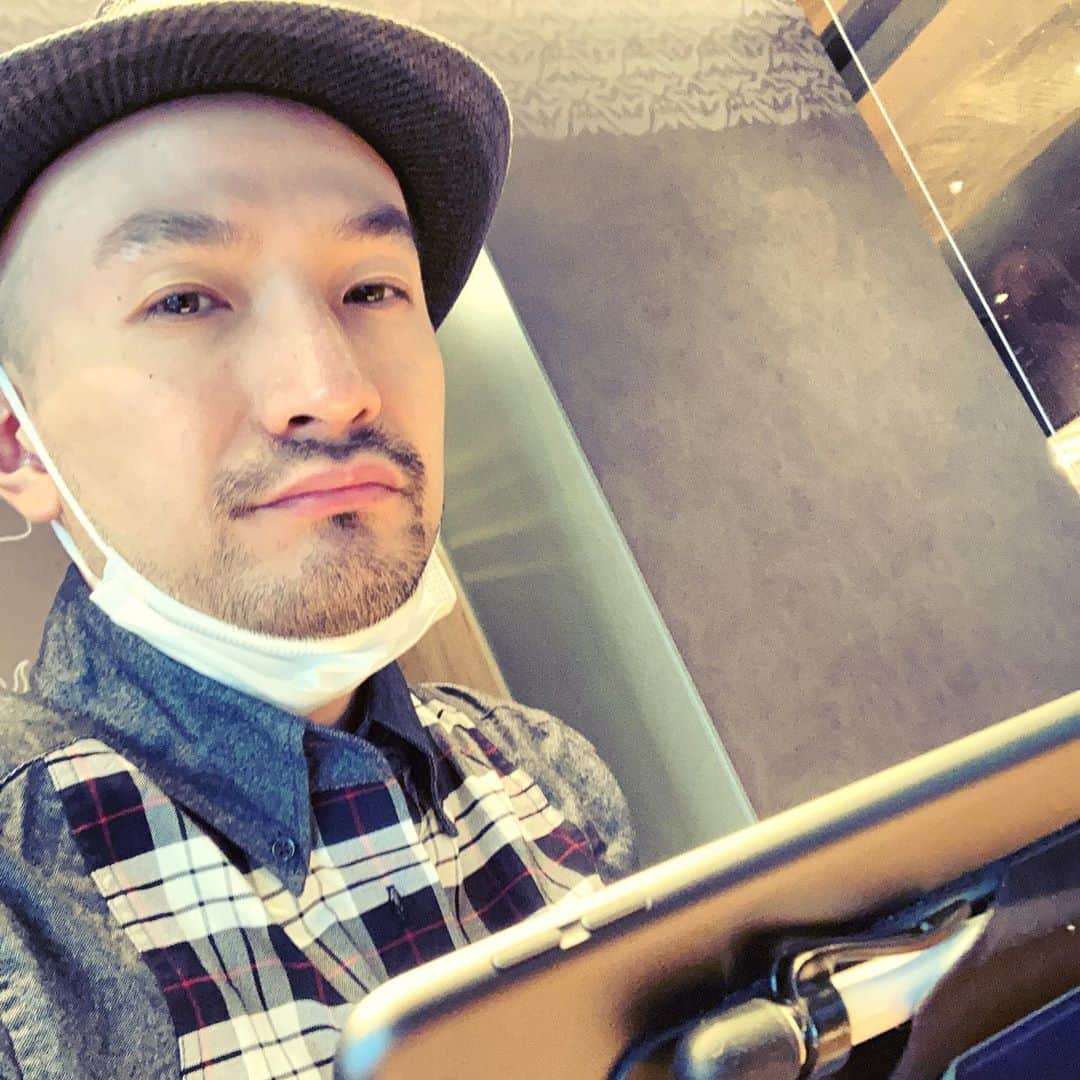 滝本竜彦さんのインスタグラム写真 (滝本竜彦Instagram)「今日も小説書くよー」11月2日 10時19分 tatsuhikotkmt