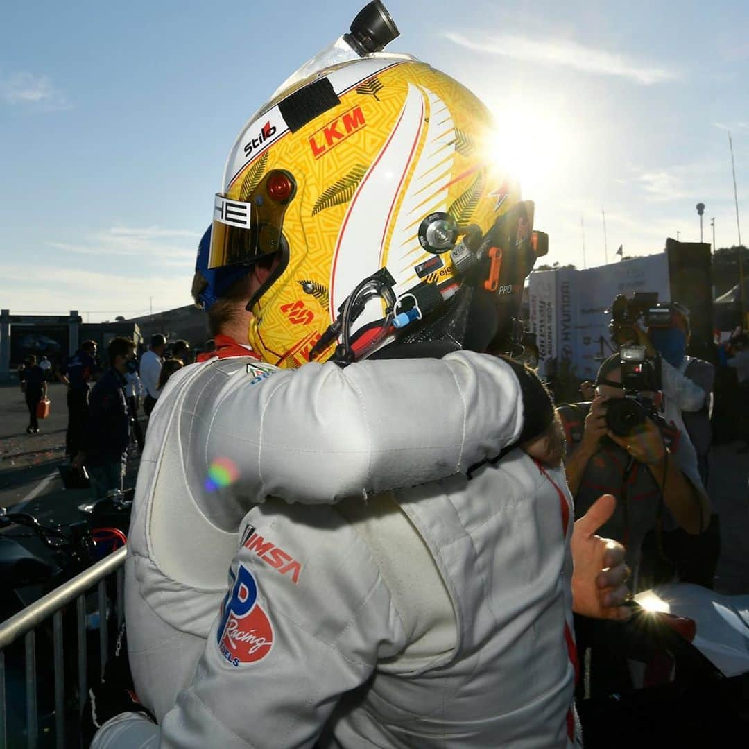 ミシュランさんのインスタグラム写真 - (ミシュランInstagram)「Seeing the winners through the trees. Congrats to Acura, Porsche, Penske and Meyer Shank with their wins in Monterey for the second-to-last @imsa_racing weekend of the year! #IMSA #IMSAMonterey」11月2日 10時19分 - michelinusa