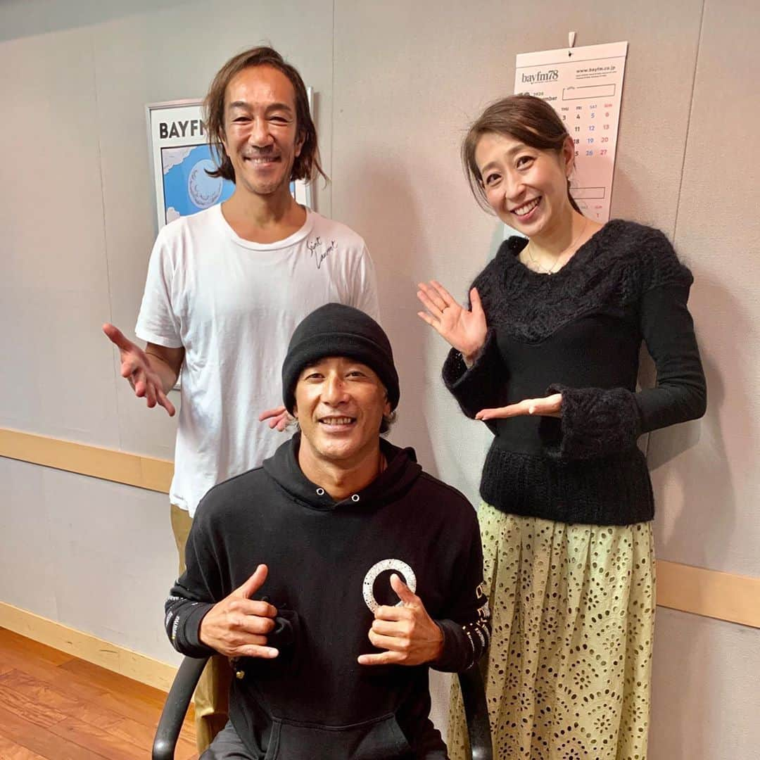 北紺守彦さんのインスタグラム写真 - (北紺守彦Instagram)「bay fm78 The Bridge 〜mid night salon〜  昨日の池澤智さんの話 とても為になる話で まるでLMのようでした😊  昨日の放送 印象に残った教訓 キタコン ポイント❣️ 「人生 誰と出会うか 何に出会うか」  さて来週は 俳優の真木蔵人くんがゲストです  家族 サーフィン 仕事 色んな話が🎤楽しみです  --------------------------- 『The Bridge  〜midnight salon〜』  Bayfm 78.0 にて 毎週日曜日 深夜24:30〜25:00 ON AIR！！！  北紺守彦パーソナリティーラジオ番組 The Bridge〜mid night salon〜 Instagramアカウント： @thebridge.salon  radiko.jp のリンクから http://radiko.jp/  番組名を検索してください📻  こちらのサイトからラジコで聴けます アーカイブも1週間残ります ---------------------------  #真木蔵人  #俳優　 #サーファー  #ラッパー  #映画監督  #映像制作  #友人  #マイク真木　 #前田美波里」11月2日 10時29分 - morihiko.kitakon