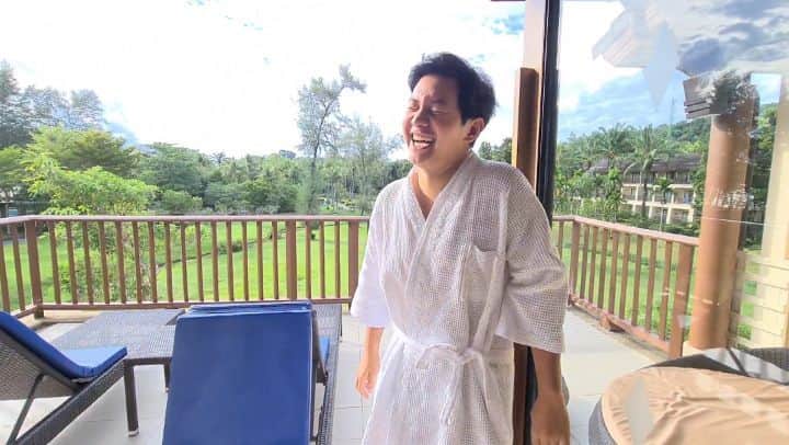 アイス・サランユーのインスタグラム：「How to wake up comfortably&freshy💙 @dusitkrabi  #dusitthanikrabi  #krabi  #เที่ยวทั่วไทยกับไอซ์ศรัณยู」