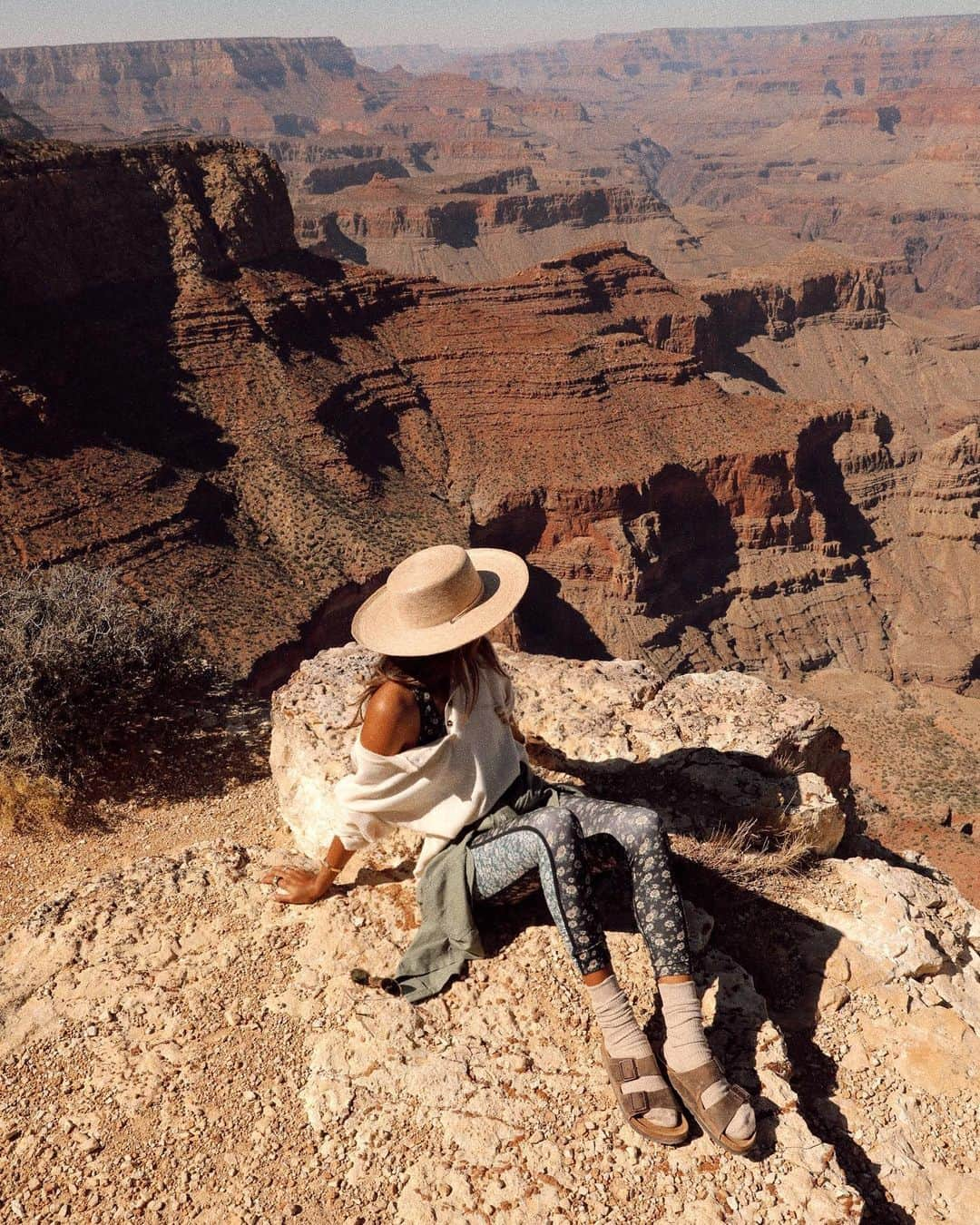 ジュリー・サリニャーナさんのインスタグラム写真 - (ジュリー・サリニャーナInstagram)「In awe of how beautiful our world is. #grandcanyon」11月2日 10時46分 - sincerelyjules