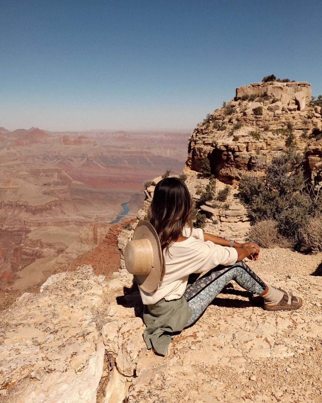 ジュリー・サリニャーナのインスタグラム：「In awe of how beautiful our world is. #grandcanyon」