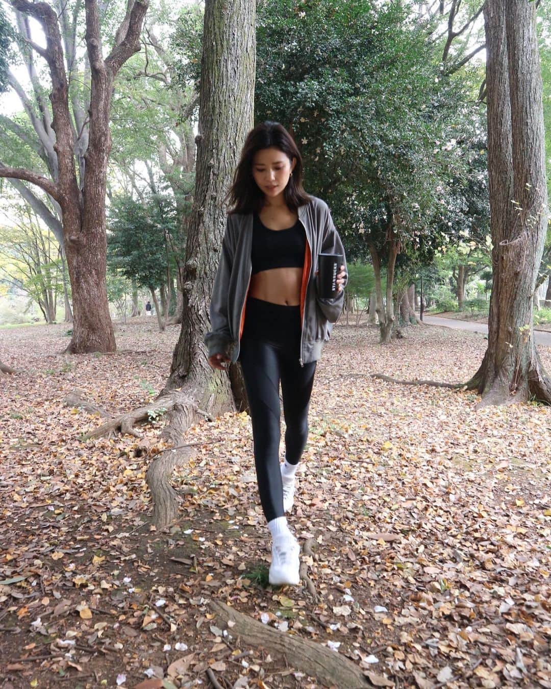 ANNA のインスタグラム：「本田翼さんをはじめとした人気タレントや日テレ系アナウンサー、そして全国の皆さんと一緒に歩く日テレ系「カラダWEEK」億WALKが今年も開催されます！！・ 何と今年は、B.LEAGUEも億WALKに参加するんだって！🏀👟・ ・ ・ ✨億WALKを楽しむ3つのポイント✨ ①人気タレントや日テレ系アナウンサーと歩数を競おう！ 参加している人気タレントや日テレ系アナウンサー達の中のあなたの歩数ランキングが分かります。 . ②みんなで歩いて目標歩数を達成しよう！ 目標を達成するとポイントがもらえます。たくさん歩いて100億歩に貢献するほど、ポイントが貯まるチャンス🎊 . ③毎日シェアしてプレゼントに応募しよう！ 自分の歩数や意気込みをTwitterでシェアして応募しよう。日替わりで変わるプレゼントの抽選に毎日応募できます。 . 億WALKに参加するにはFiNCアプリのダウンロードが必要です📱 参加方法などの詳細はハイライトの「カラダWEEK」の投稿からチェックしてくださいね！ ・  ・ ・ ・  #finc #フィンク #カラダWEEK #億WALK #日テレ #ウォーキング #ウォーキングダイエット #懸賞 #キャンペーン企画  #yogalife #pilates #relax #脂肪燃焼 #ストレス発散  #bodymake #ヨガウェア #ボディメイク #フィットネス #fitness #体質改善 #ダイエット #アスレジャー #Athleisure #ピラティス #ヨガ #健康 #運動 #筋トレ女子 #筋トレ動画 #fincアンバサダー」