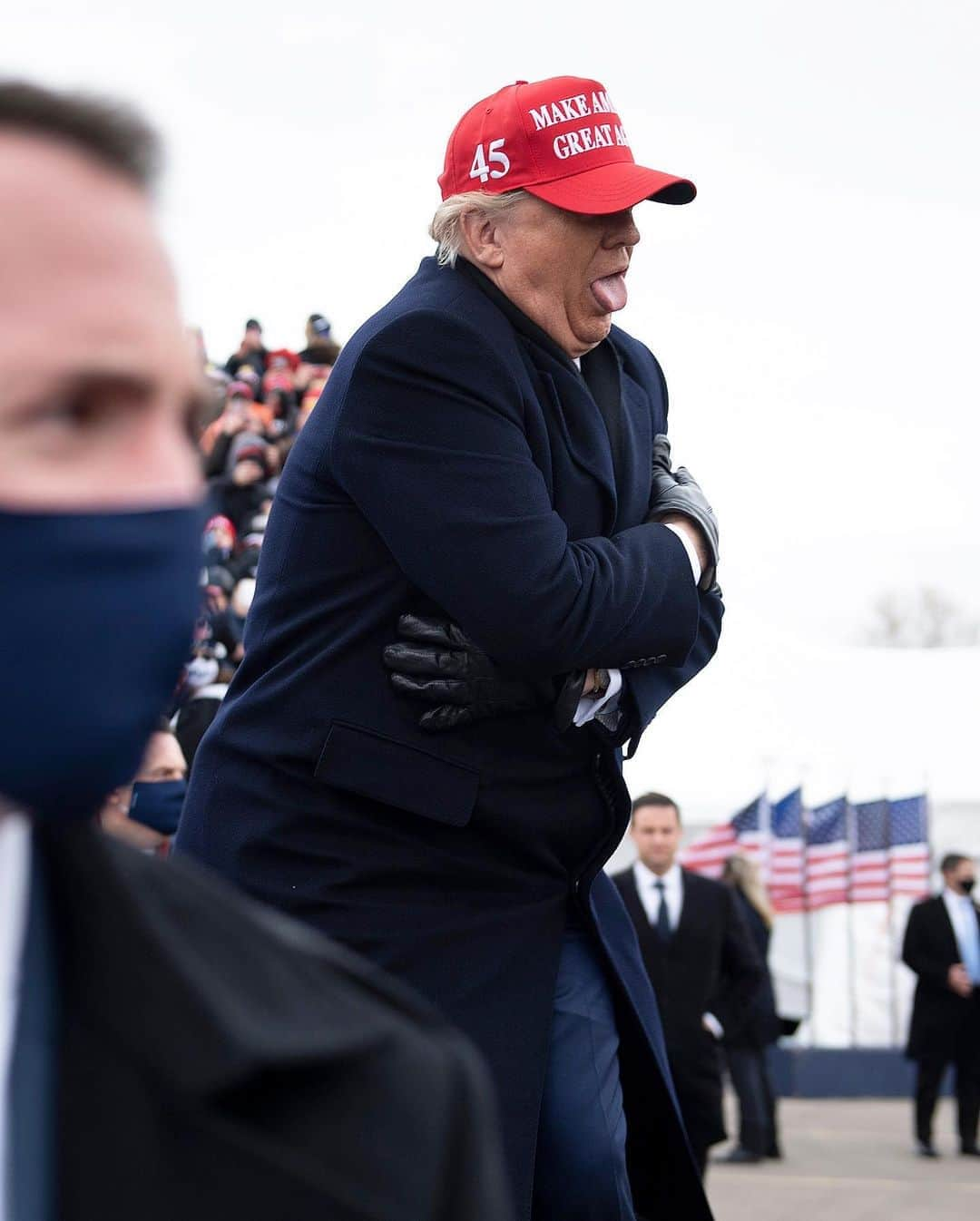 Just Jaredさんのインスタグラム写真 - (Just JaredInstagram)「Donald Trump complained about the cold weather at his rally today and made this face while just days ago, Joe Biden didn’t appear to be bothered by the pouring rain at his rally. Tap this photo at the LINK IN BIO for all the pics from the two rallies. #DonaldTrump #JoeBiden Photos: Getty」11月2日 11時20分 - justjared