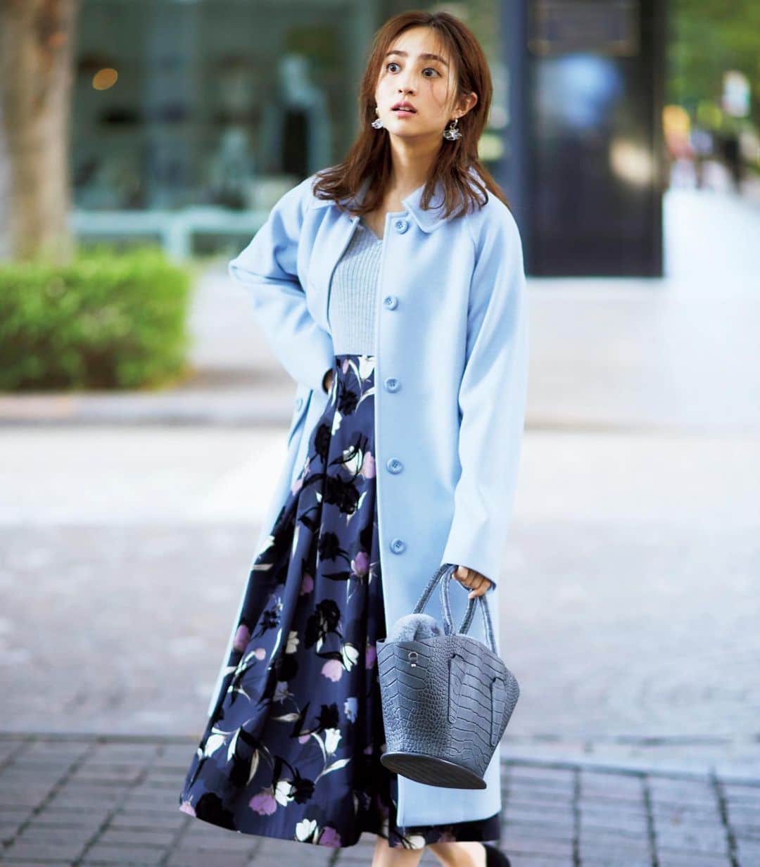 美人百花さんのインスタグラム写真 美人百花instagram 11月2日 毎日レディコーデ アウターと中のコーデのチグハグ問題は グラデーション配色にしてコートとトップスの色味を繋げれば解決 アイテム詳細は美人百花 Comでチェック 毎日レディ