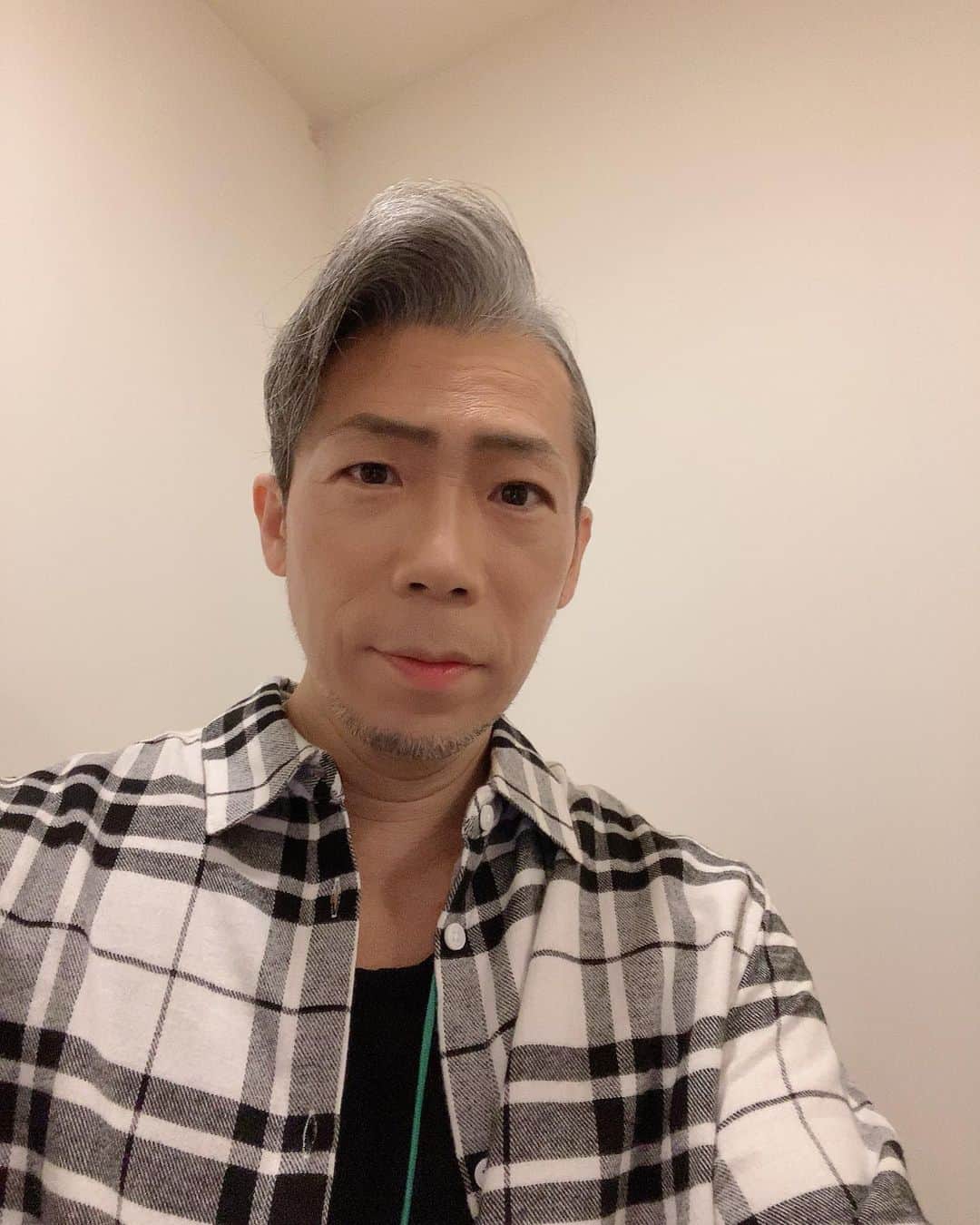 火口秀幸のインスタグラム：「ちわぁ〜😊😊 #吉本坂46 #RED #HideboH」