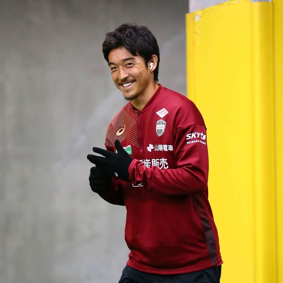 のインスタグラム：「常に良い準備を！🏋🏻‍♂️😁 Always stay ready 🏋🏻‍♂️😁  #vissel #visselkobe #ヴィッセル #ヴィッセル神戸 #Kobe #神戸 #WeAreKobe #KobeForeverForward #一致団結 #JLeague #Jリーグ #DAZN」