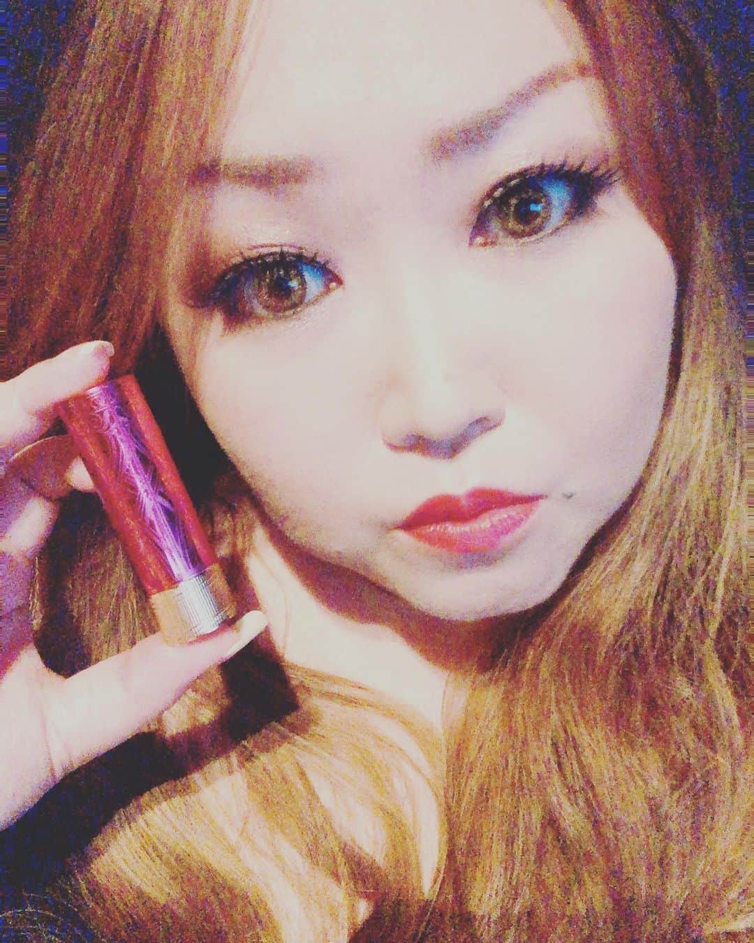 のインスタグラム：「告知させていただきます。  本日、11月2日発売の  週間アサヒ芸能 セクシー女優 びっくり珍記録特集  に有奈めぐみインタビュー載せて頂いておりますので、是非ご購入して頂ければとおもいます、よろしくお願いいたしますm(*_ _)m  モナから貰ったGUCCIの口紅をつけて登場してまーす！  #av #セクシー女優 #風俗嬢 #バンビプロモーション #原宿 #渋谷 #本日発売 #11月2日 #週間アサヒ芸能 #びっくり #珍記録 #特集 #インタビュー」