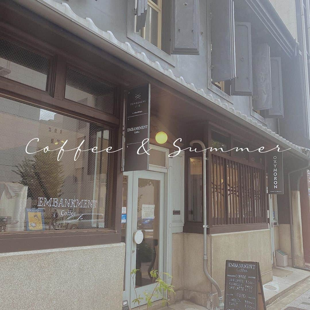 まなさんのインスタグラム写真 - (まなInstagram)「− EMBANKMENT coffee −  ずっしりと密度の濃い食べ応えがあるケーキでとても美味しかった🧁  フルーティーだけど酸味が強すぎないコーヒーでブラックでも飲めました！ 帰りにコーヒー豆を買って帰りました☕️ 気さくな店員さんで沢山お話ができて楽しかったです！  インテリアは昔の建物をリノベーションしていてシンプルだけどおしゃれな空間でした✨  お店の近くにバラ園がありたくさんバラが咲いてました🥀  #embankmentcoffee #embankment #エンバンクメントコーヒー  #大阪カフェ #北浜カフェ #北浜 #カフェ #カフェ巡り #カフェ好きな人と繋がりたい #カフェラテ #カフェスタグラム #osaka #kitahama #cafe #cafestagram #cake #coffee #instagram #おしゃれ #インスタ映え #チーズケーキ #パウンドケーキ #シンプルインテリア #カフェ活 #バラ #役者 #役者志望 #夢に向かって」11月2日 12時12分 - aihana_1104