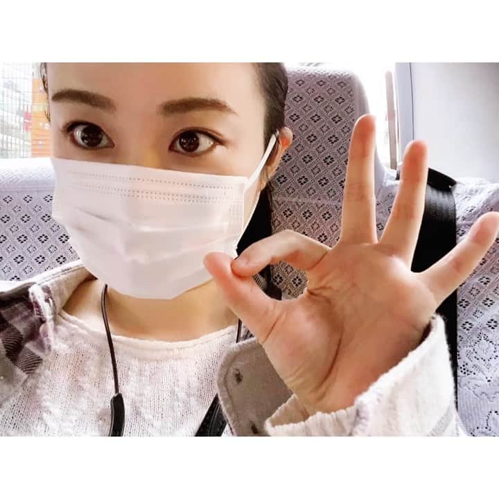 鈴木芳奈のインスタグラム：「今日も稽古いってく〜るよっ💪  #舞台 #死ヌ事典 #役者 #俳優 #女優 #act #actor #actress」