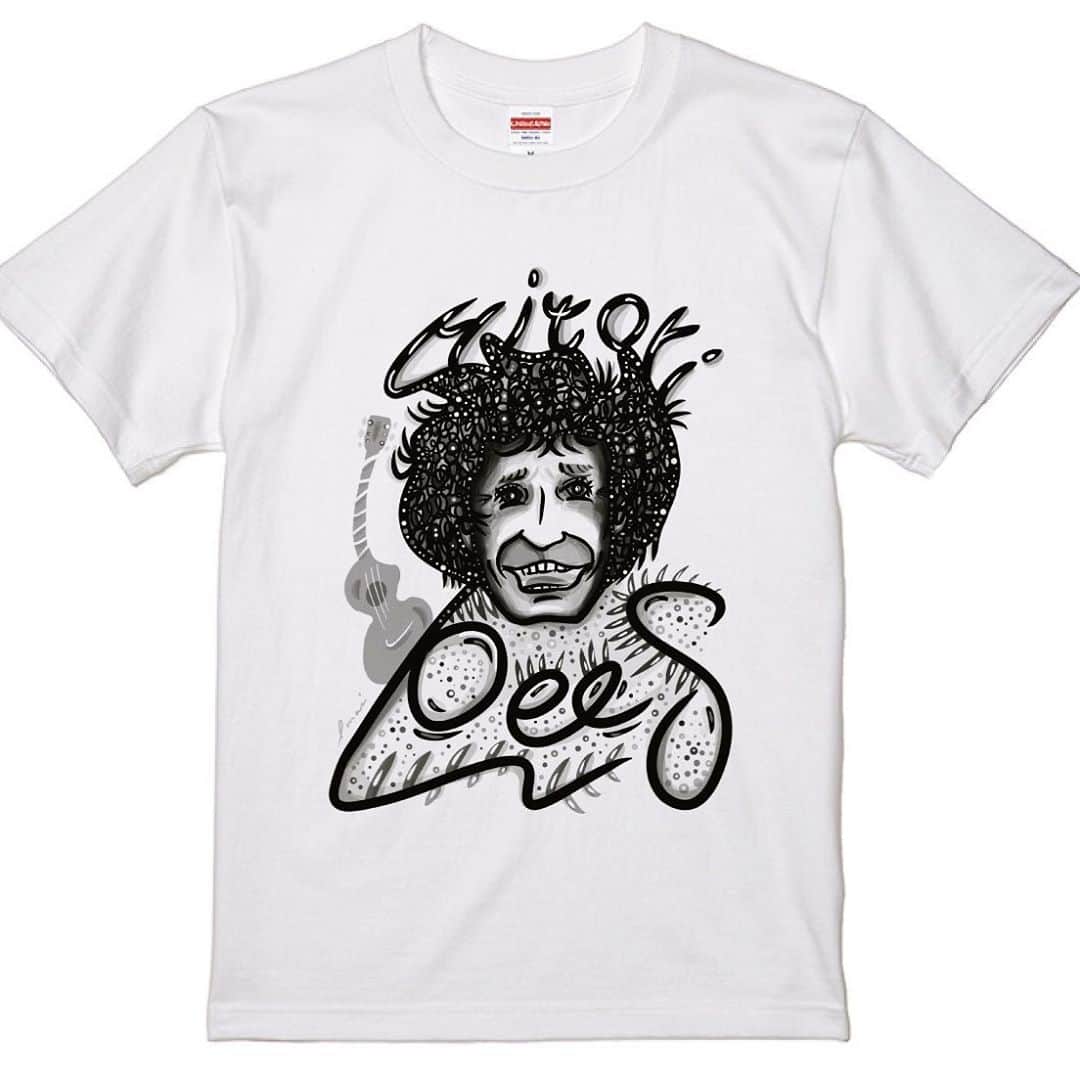 イマイアキノブのインスタグラム：「🌖 1人ピーズ(大木温之)の Tシャツの絵 描いたぜ  『HITORIPEES Tee』 サイズ S M L XL ¥3000  ✴︎トートバッグもあるぜ ¥3000  販売中↓ http://thepees.shop-pro.jp/?pid=155162387  #1人ピーズ  #imaiakinobu  #大木温之 #イマイアキノブ  #大木温之」